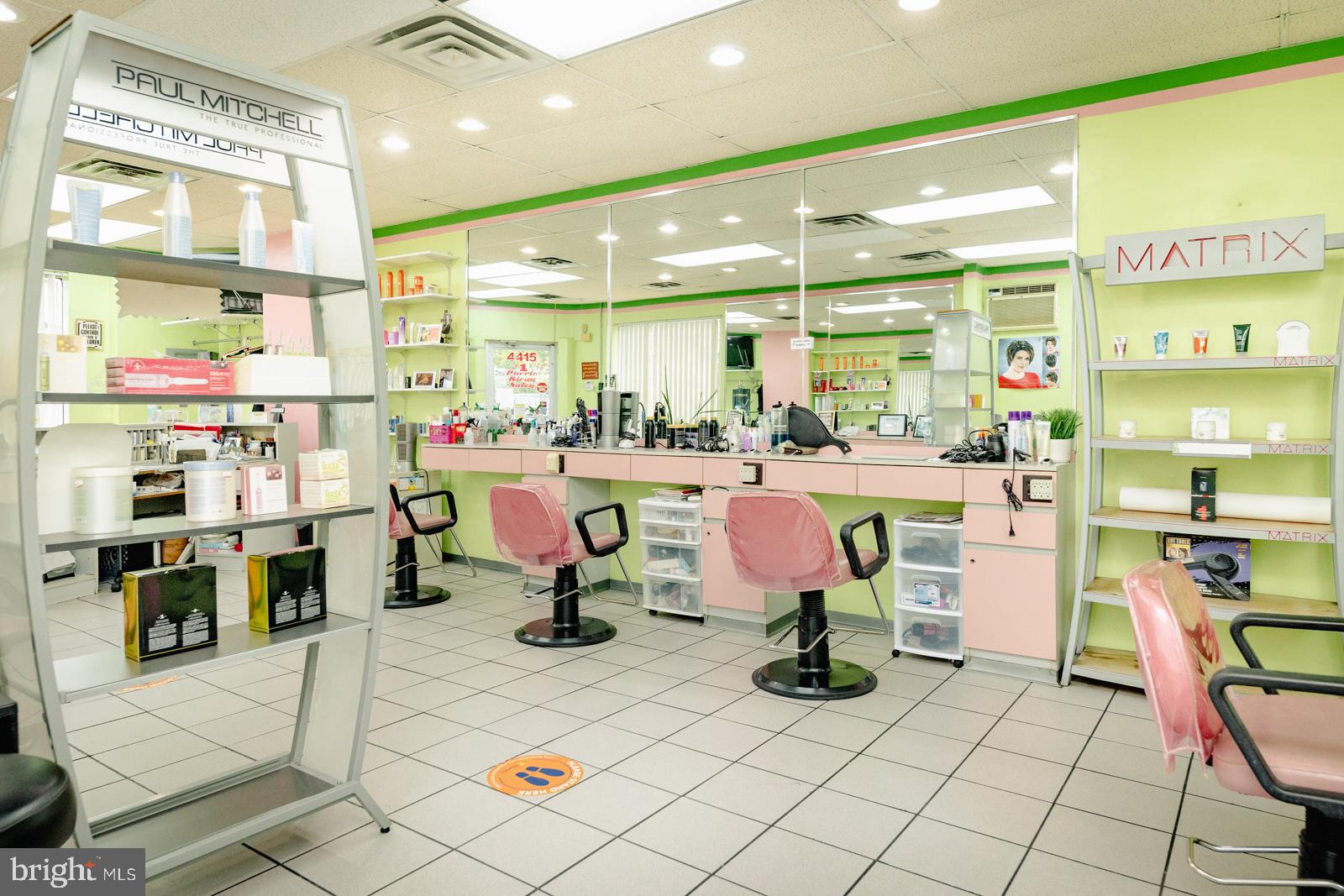 HUNTING PARK - Commercial Sale