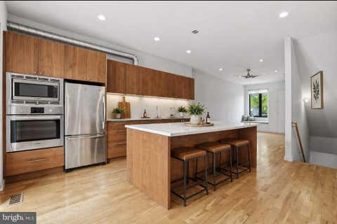 Townhouse For Sale - 1734 Folsom Street<br/> PHILADELPHIA, PA 19130