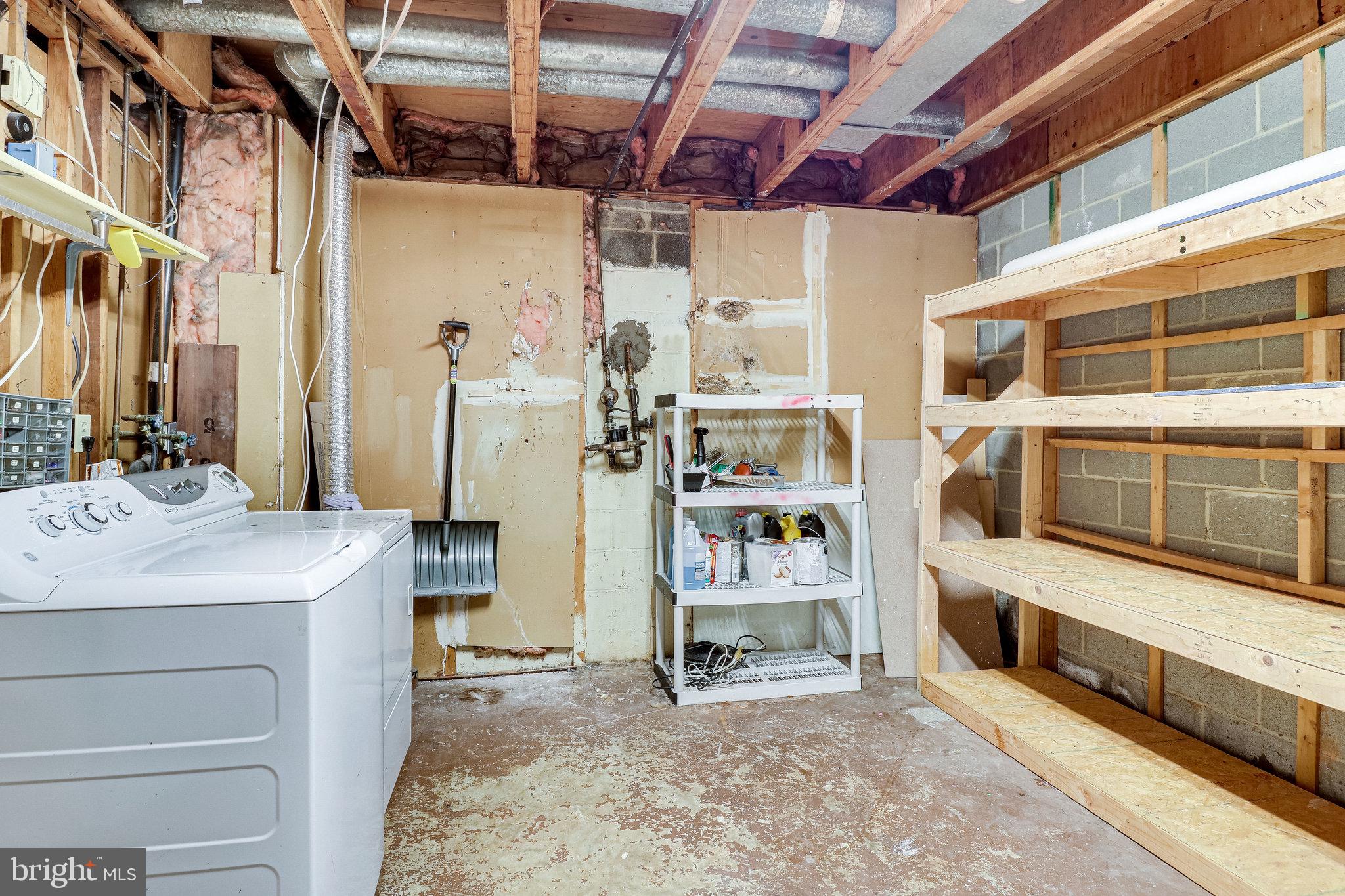 LAKEPOINTE - Residential Lease