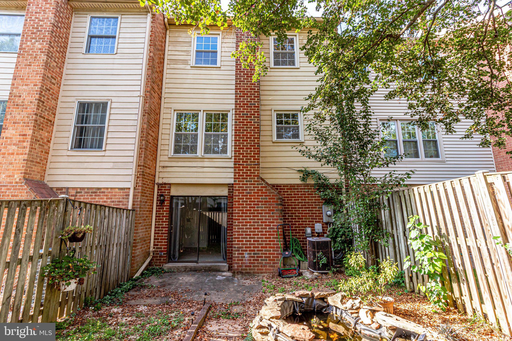 LAKEPOINTE - Residential Lease