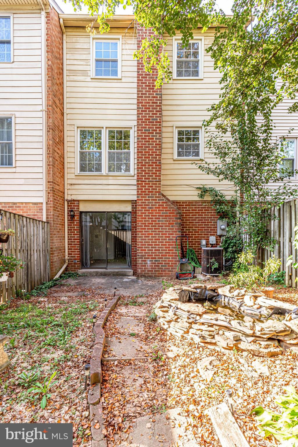 LAKEPOINTE - Residential Lease