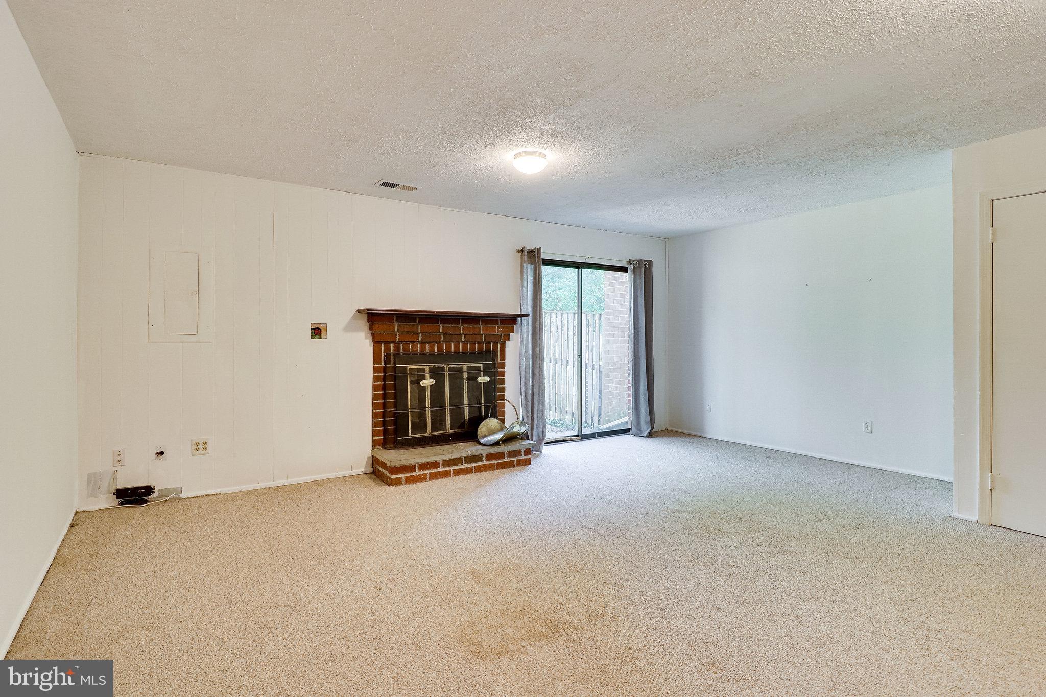 LAKEPOINTE - Residential Lease