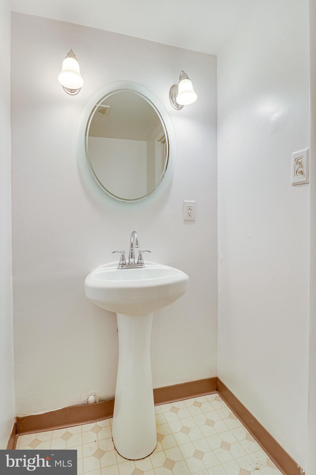 LAKEPOINTE - Residential Lease