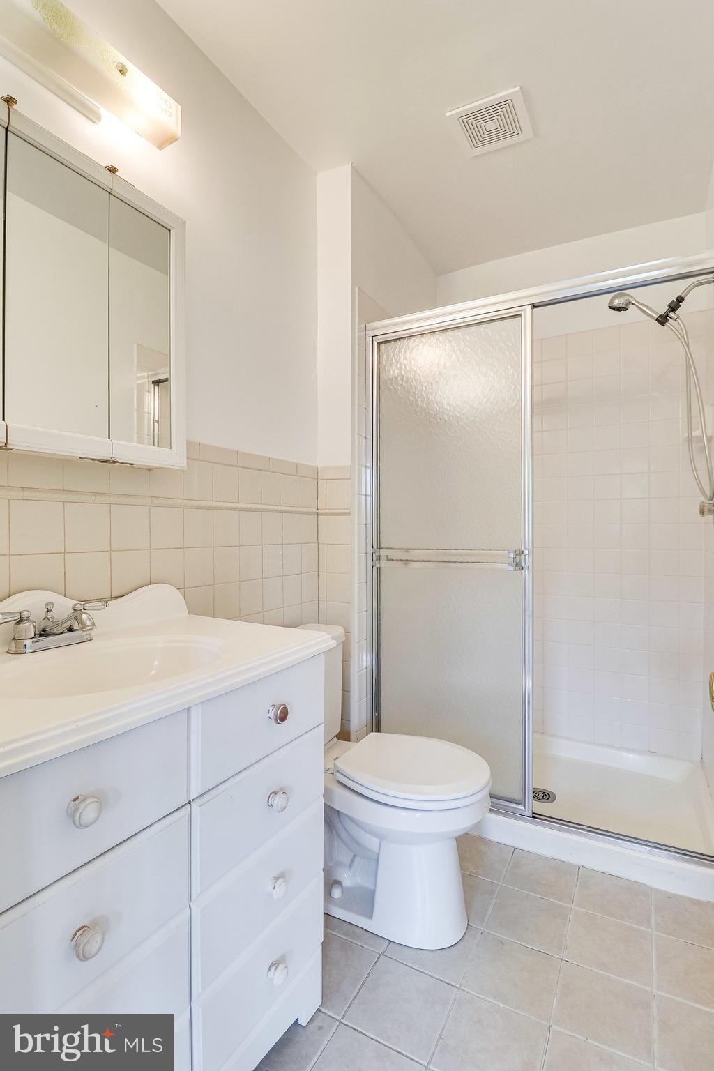 LAKEPOINTE - Residential Lease