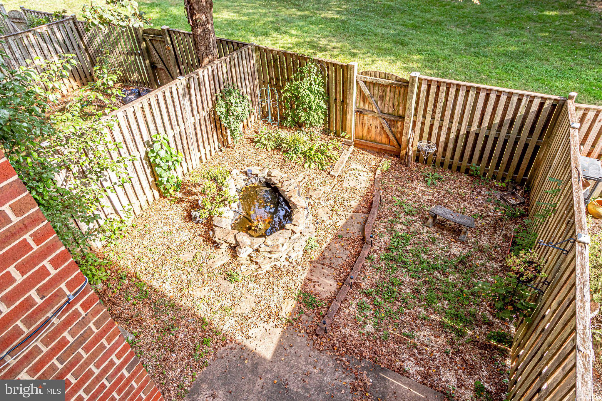 LAKEPOINTE - Residential Lease