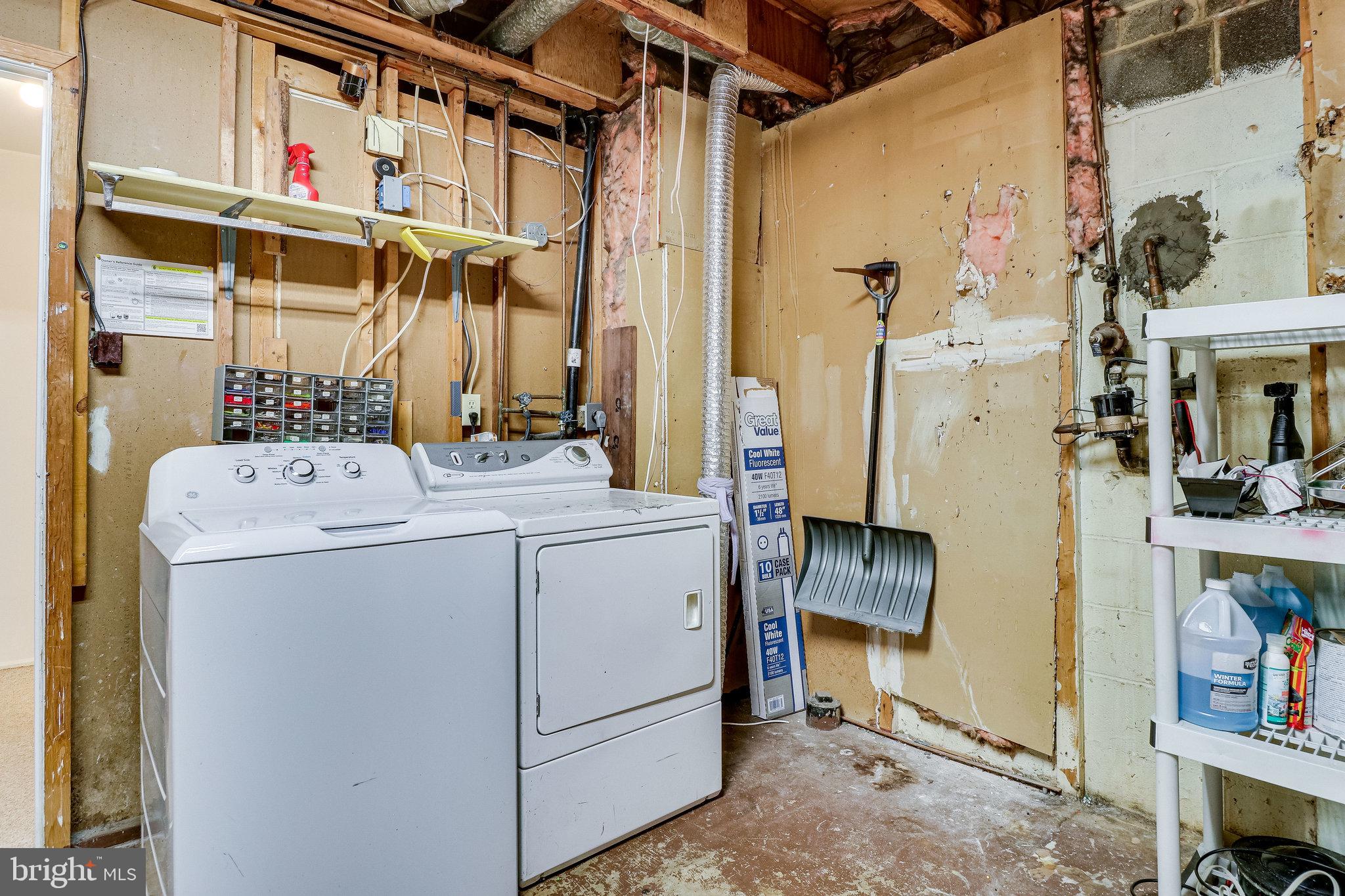 LAKEPOINTE - Residential Lease