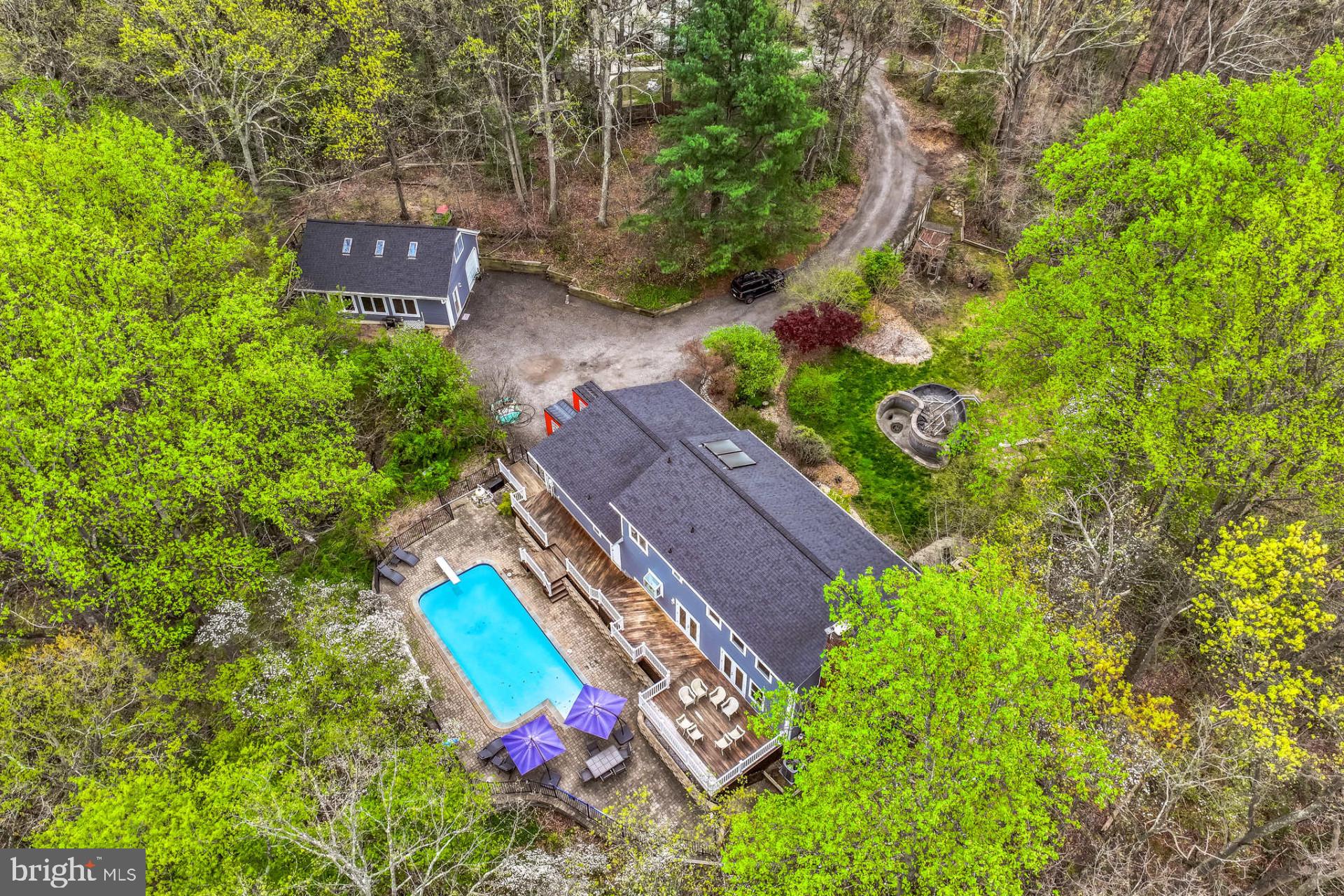 658 ECHO COVE DRIVE