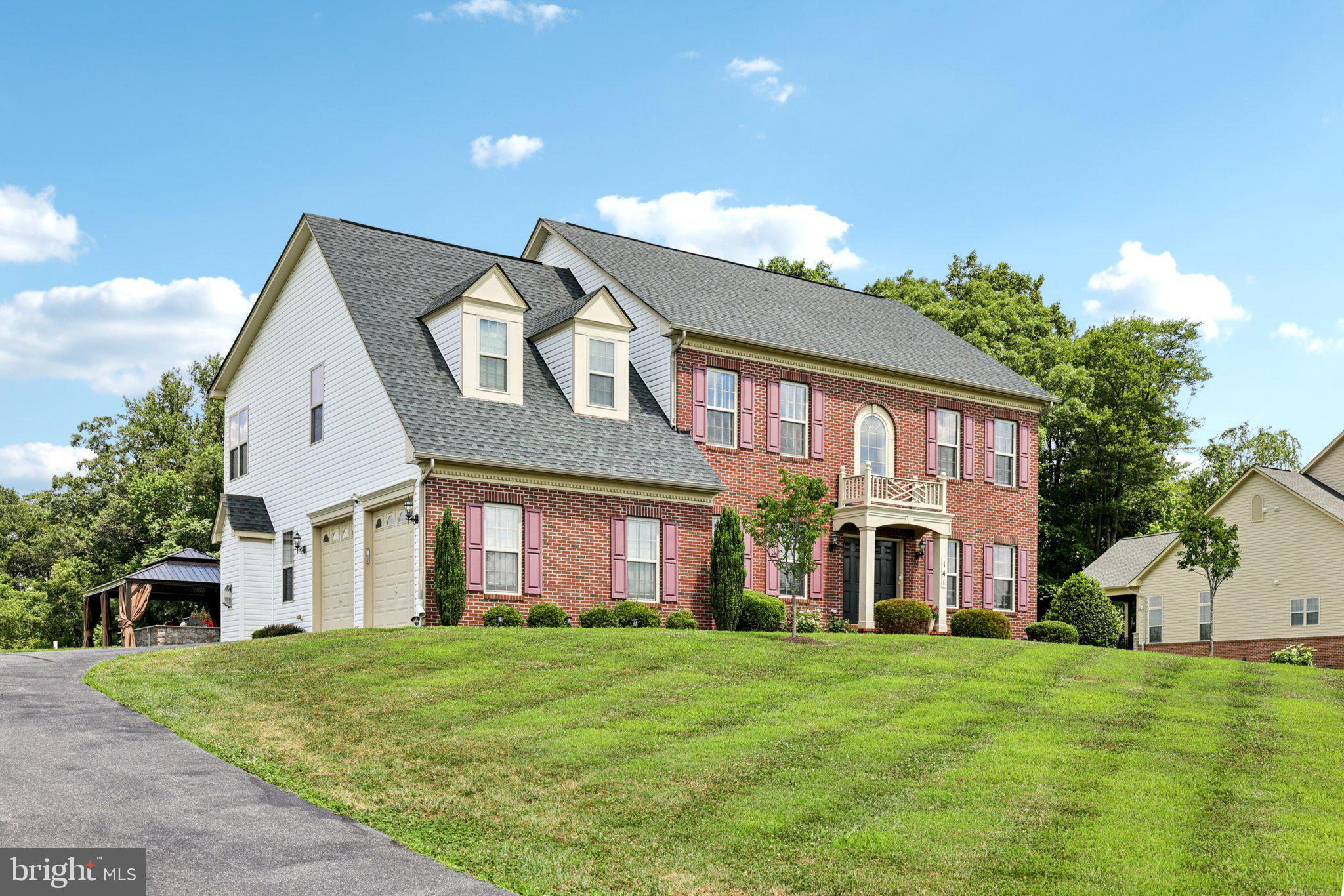 141 HAWKES COURT