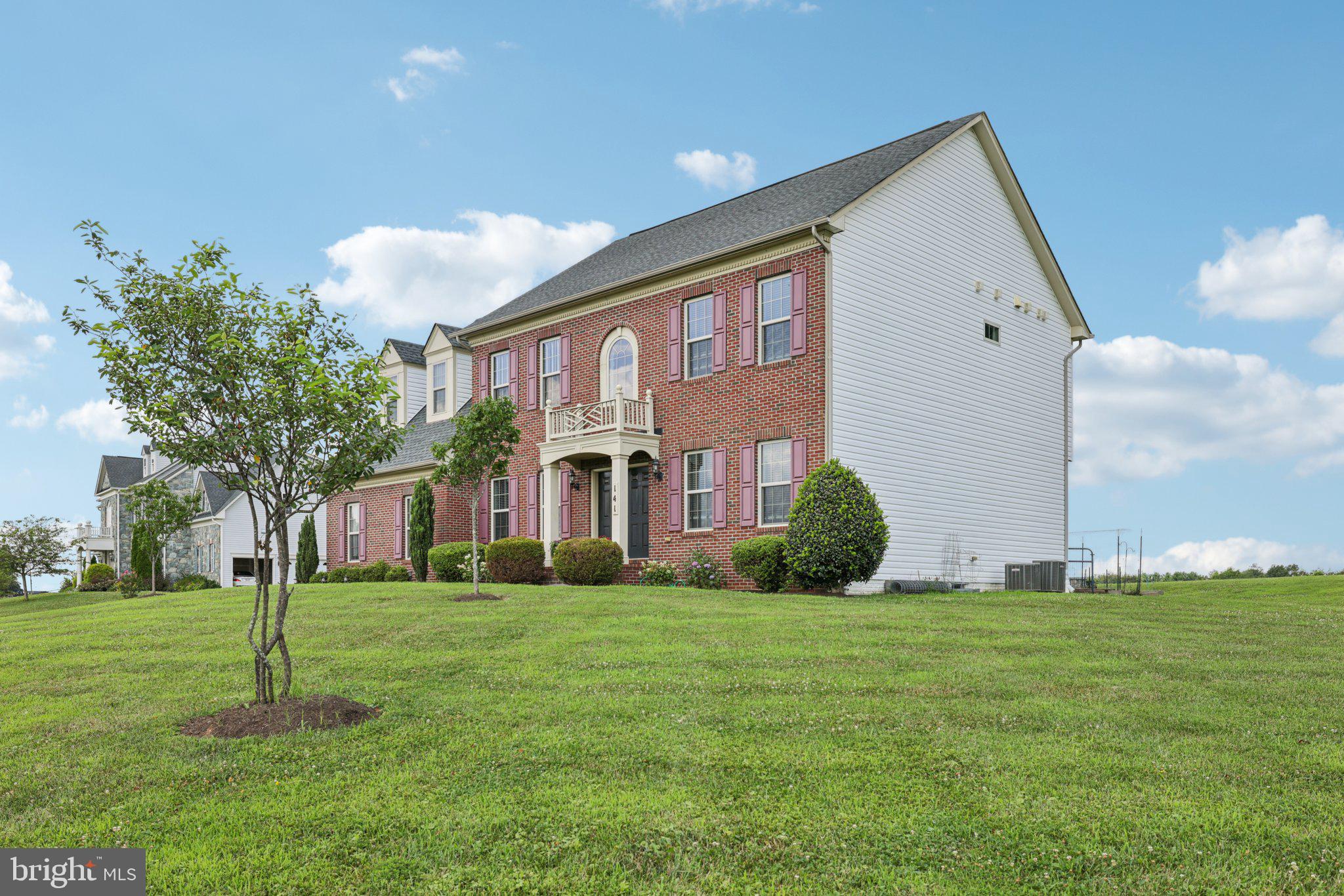 141 HAWKES COURT