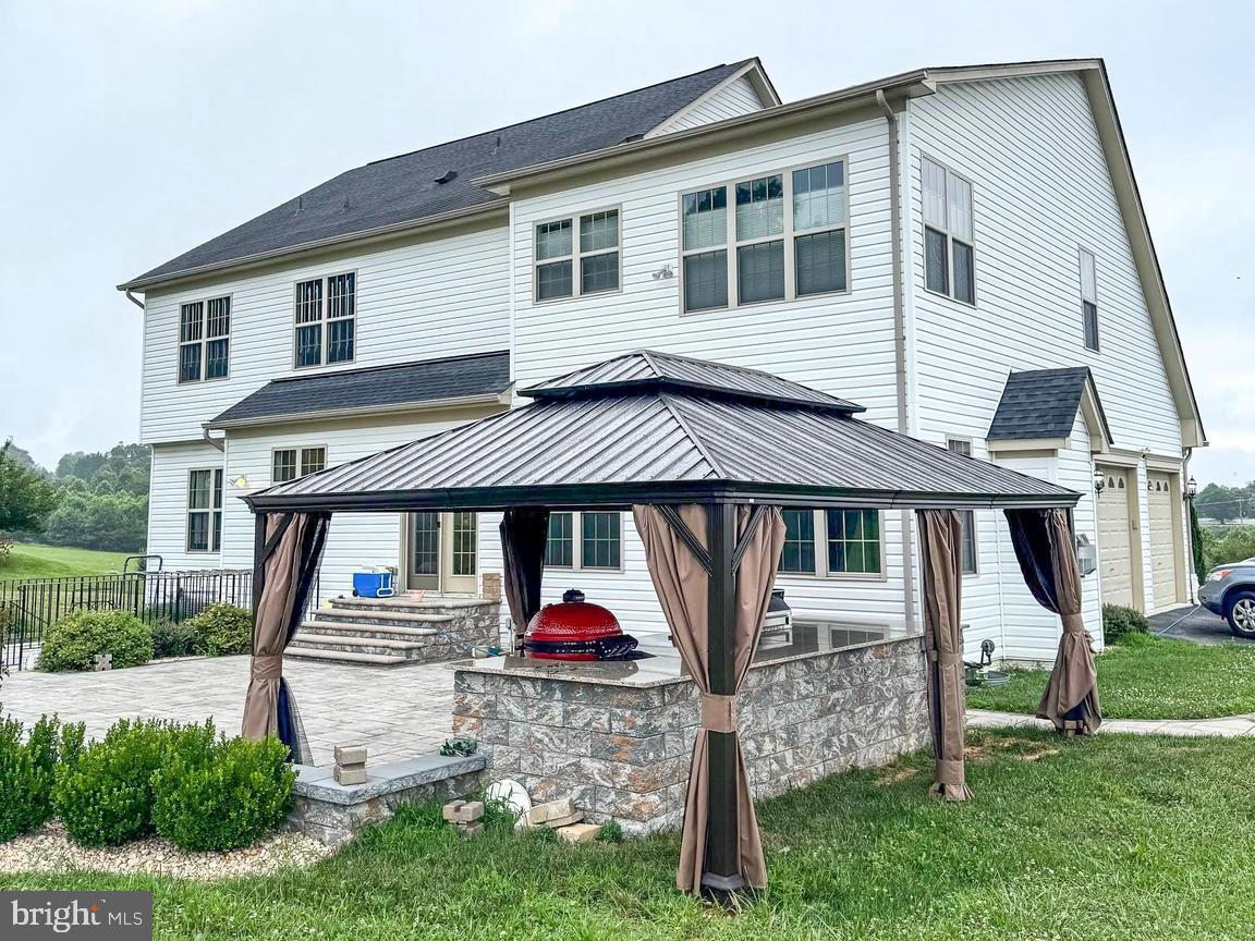 141 HAWKES COURT