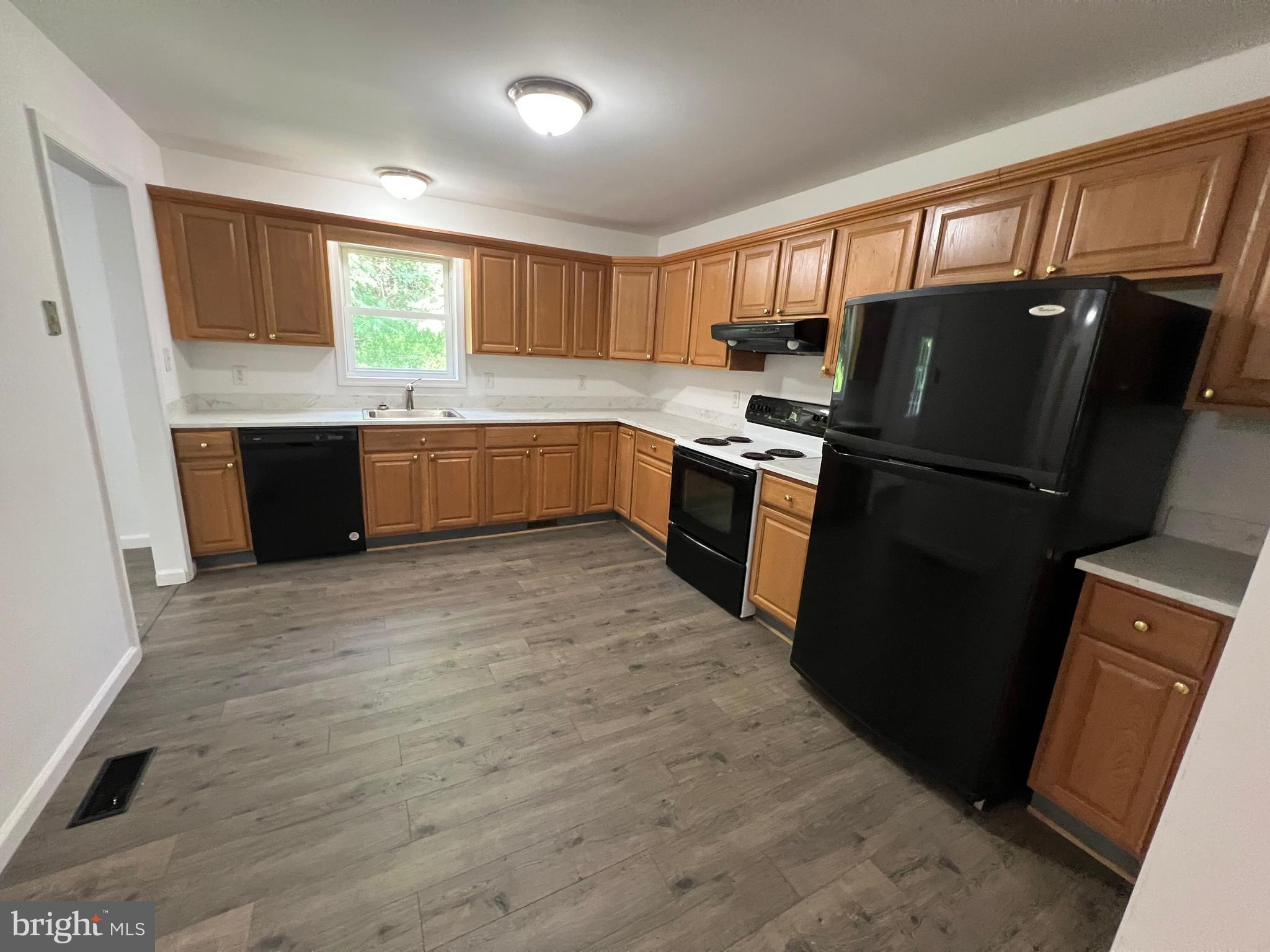 DUNMORE RIDGE PARK - Residential