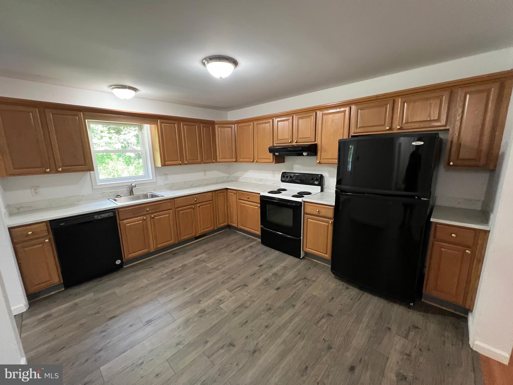 DUNMORE RIDGE PARK - Residential