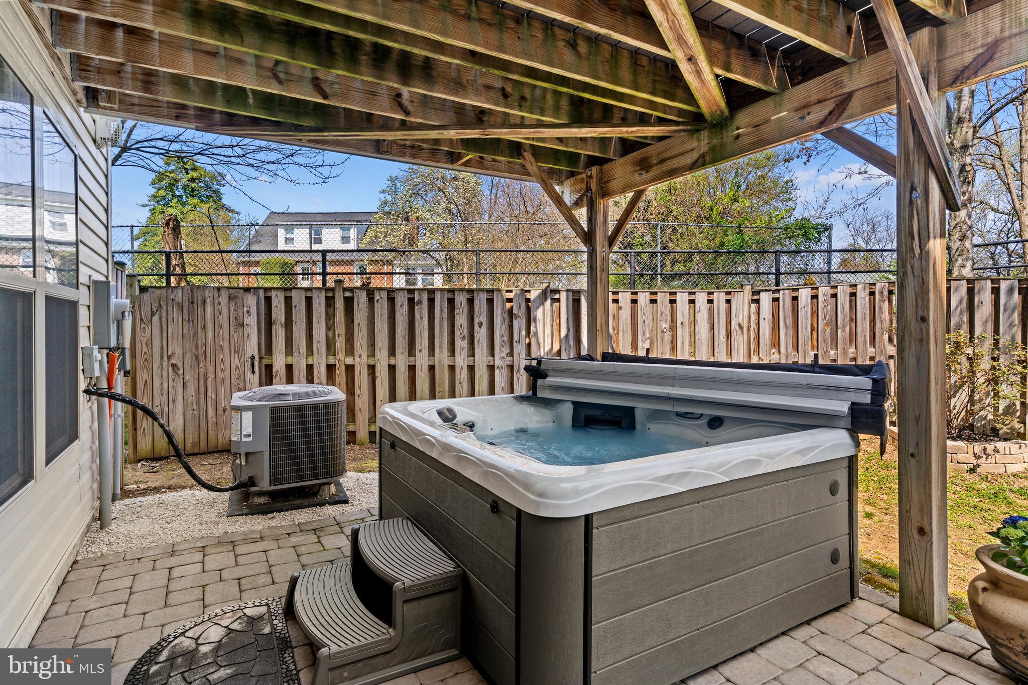 OCCOQUAN HEIGHTS - Residential