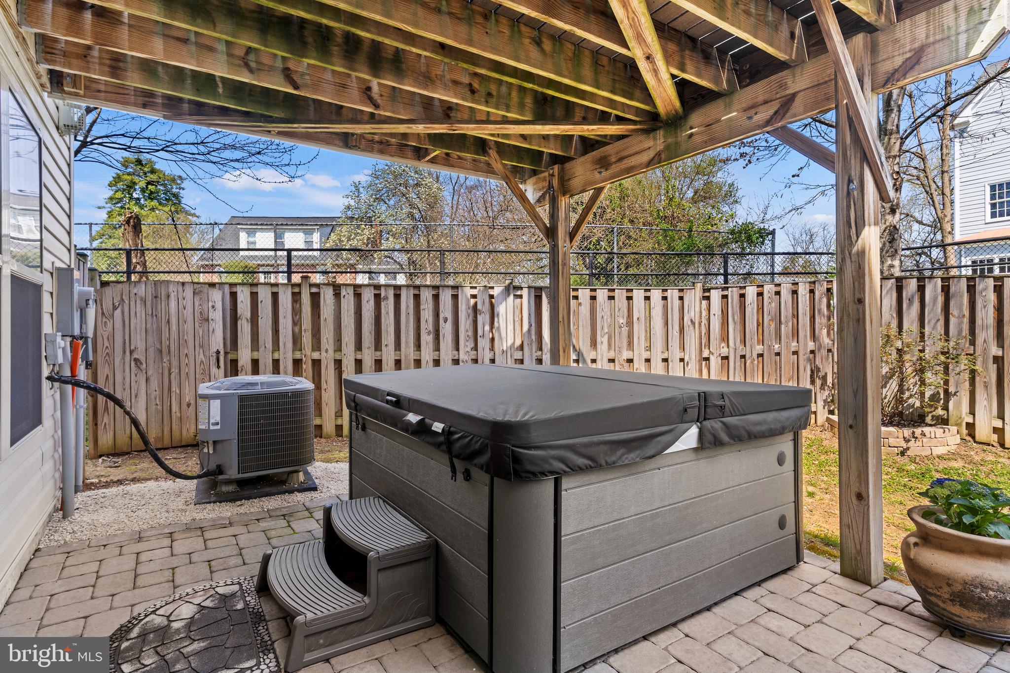 OCCOQUAN HEIGHTS - Residential