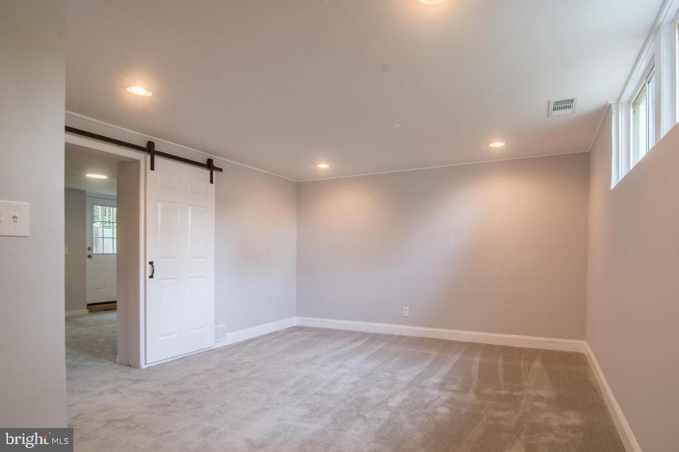 FOREST GREEN - Residential