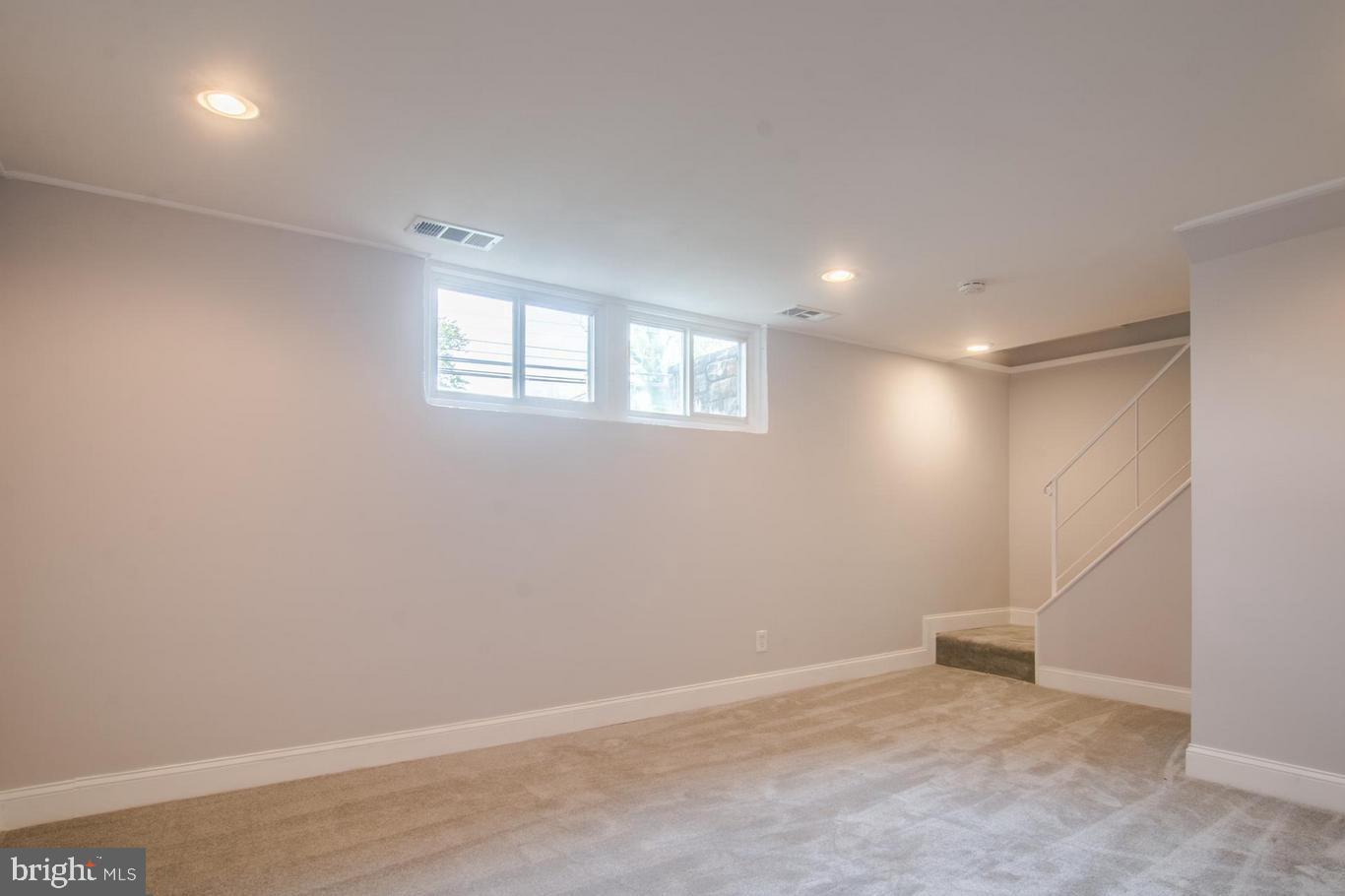 FOREST GREEN - Residential