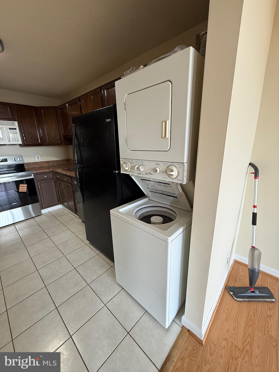 MCLEAN HOUSE NORTH - Residential