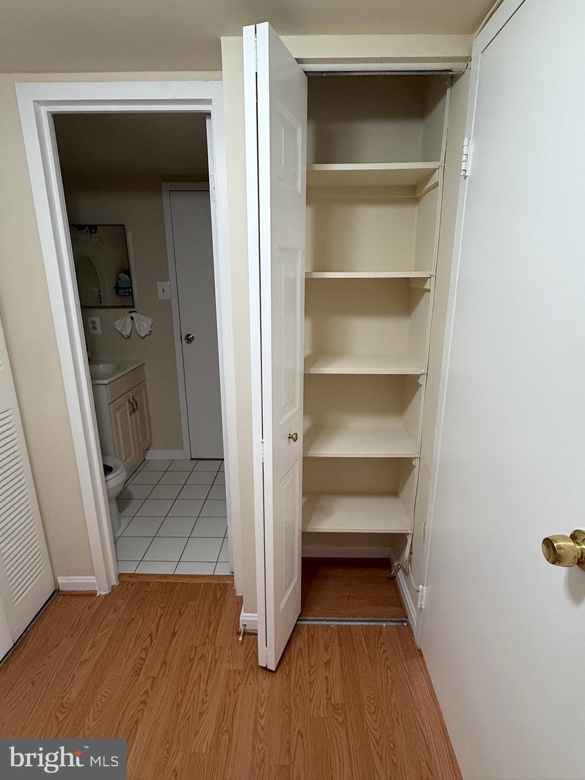 MCLEAN HOUSE NORTH - Residential