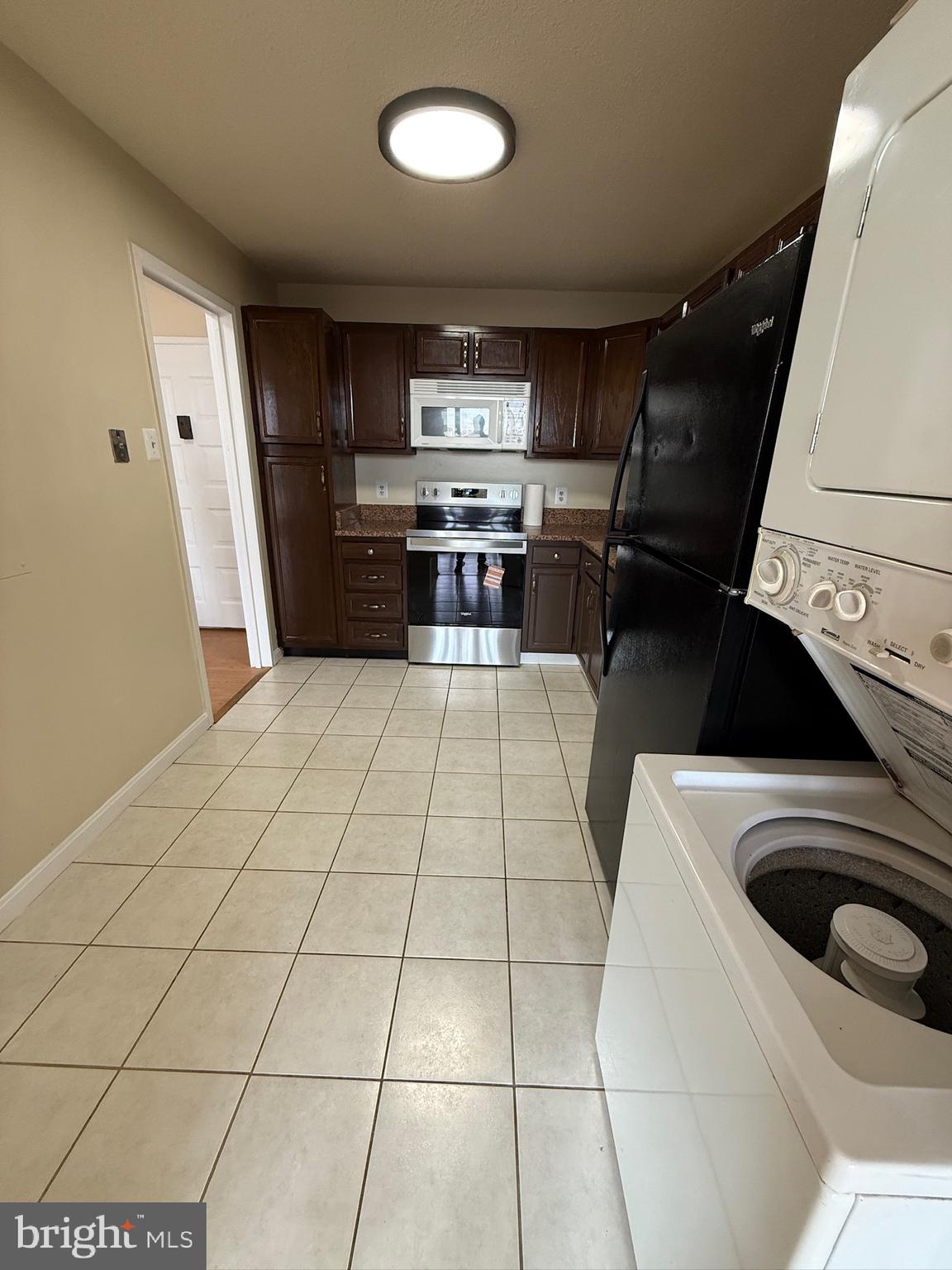 MCLEAN HOUSE NORTH - Residential