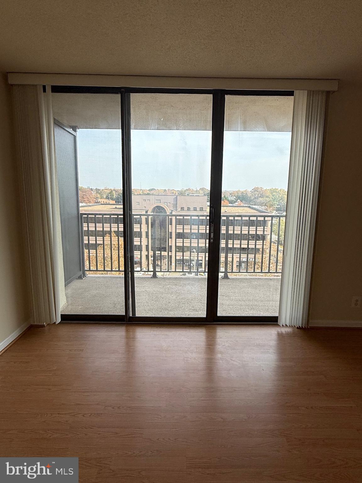 MCLEAN HOUSE NORTH - Residential