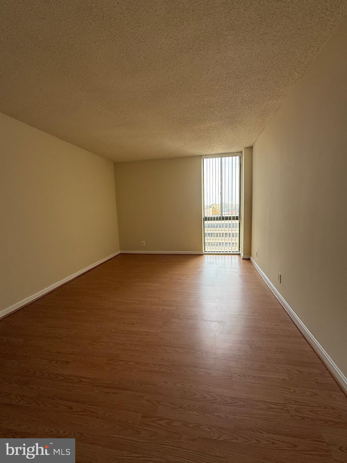 MCLEAN HOUSE NORTH - Residential