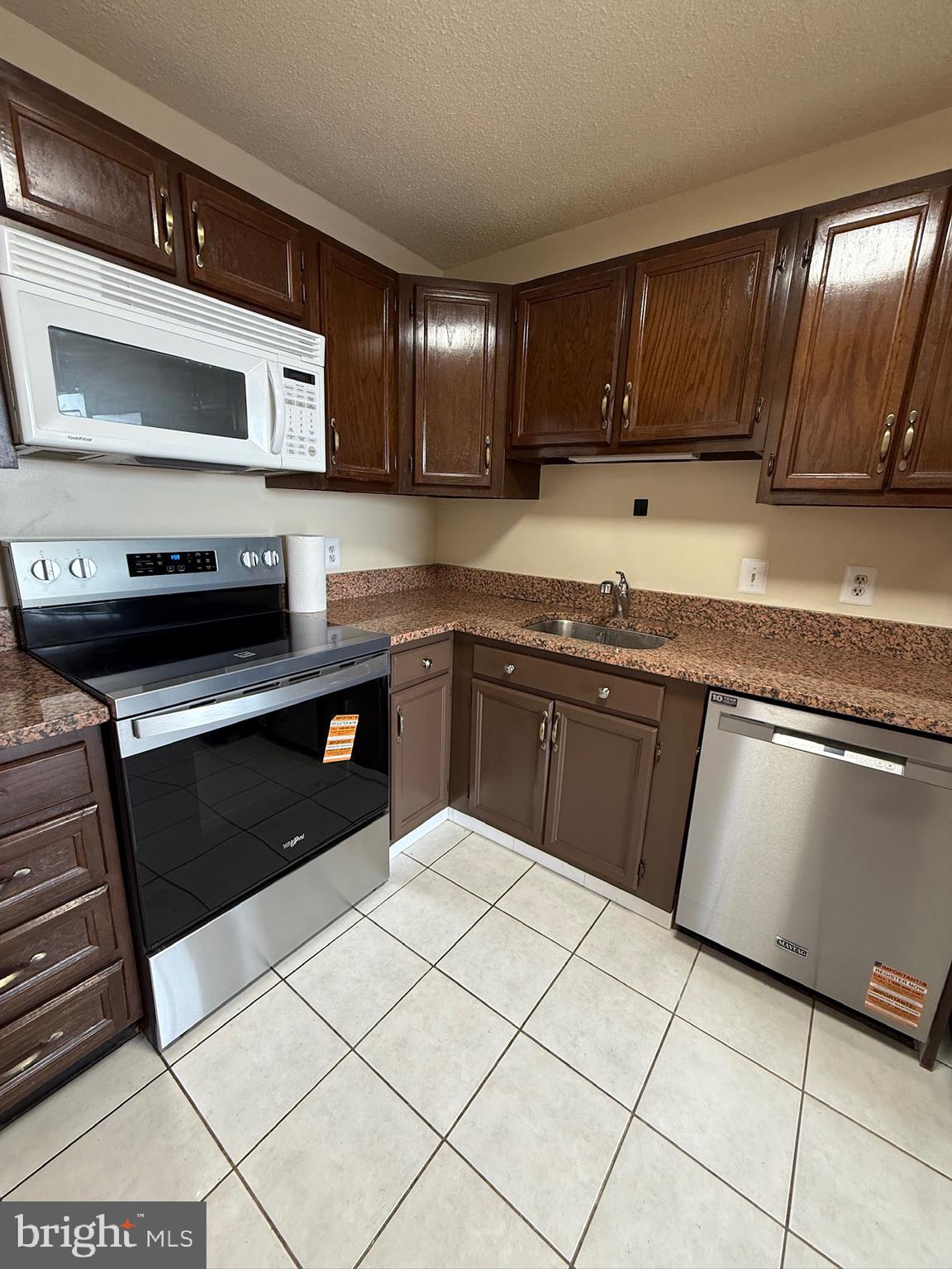 MCLEAN HOUSE NORTH - Residential