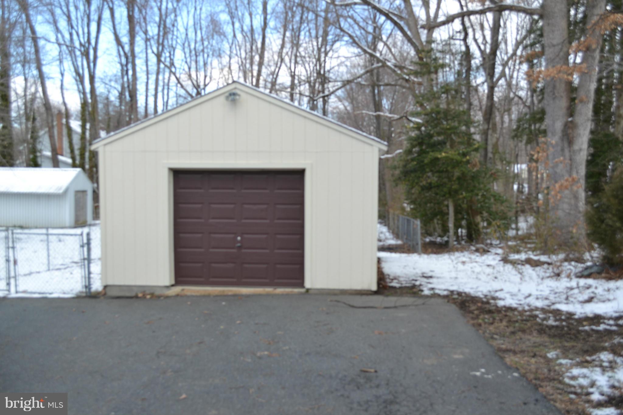 GARRISONVILLE - Residential