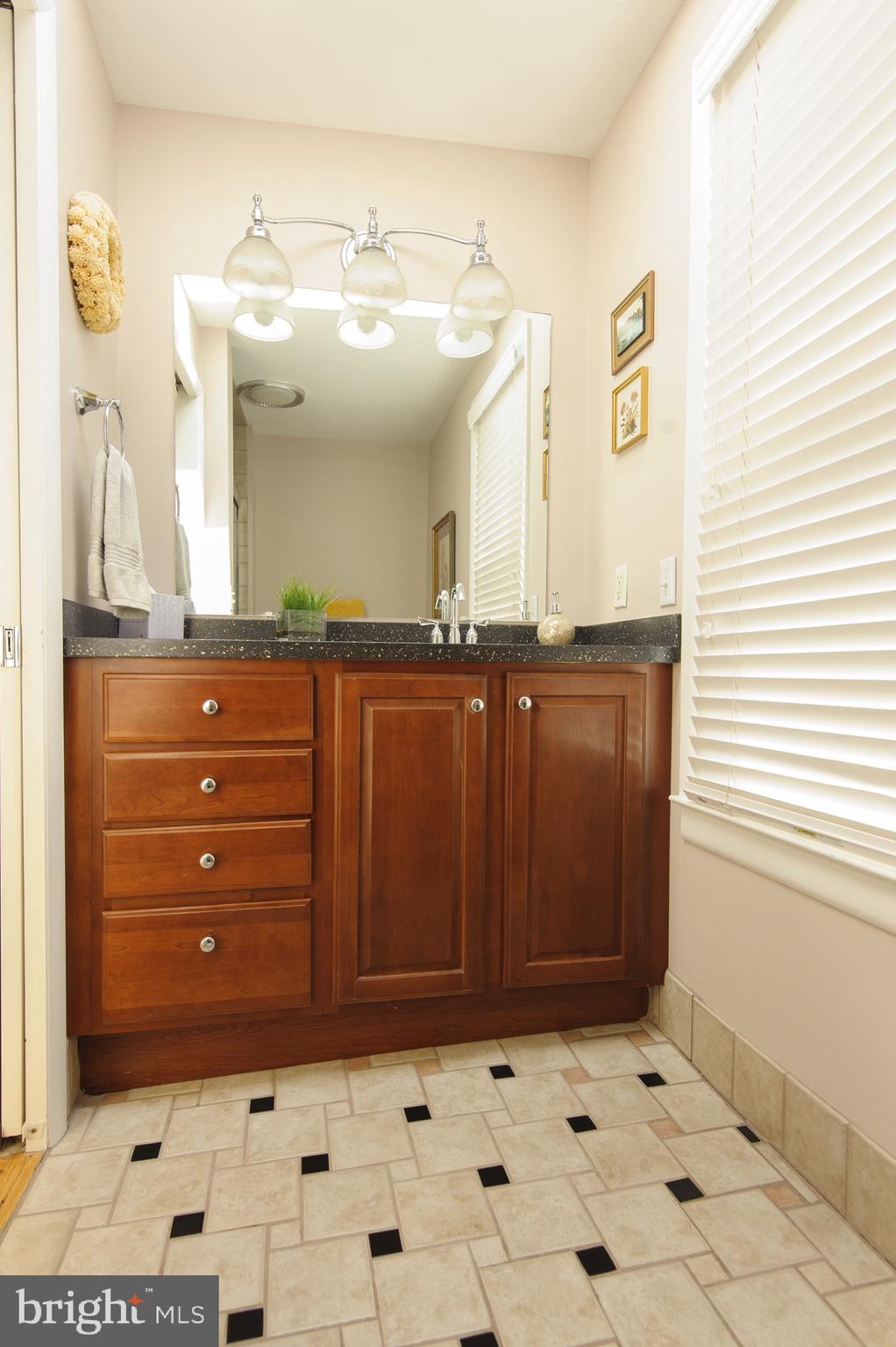 EASTPORT - Residential