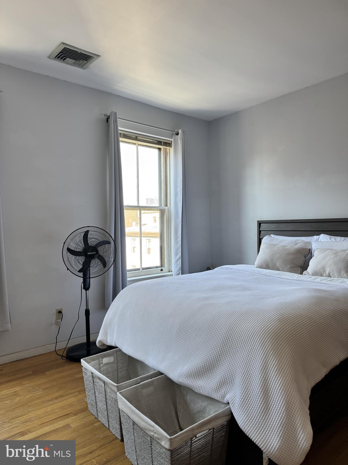 LOGAN SQUARE - Residential Income