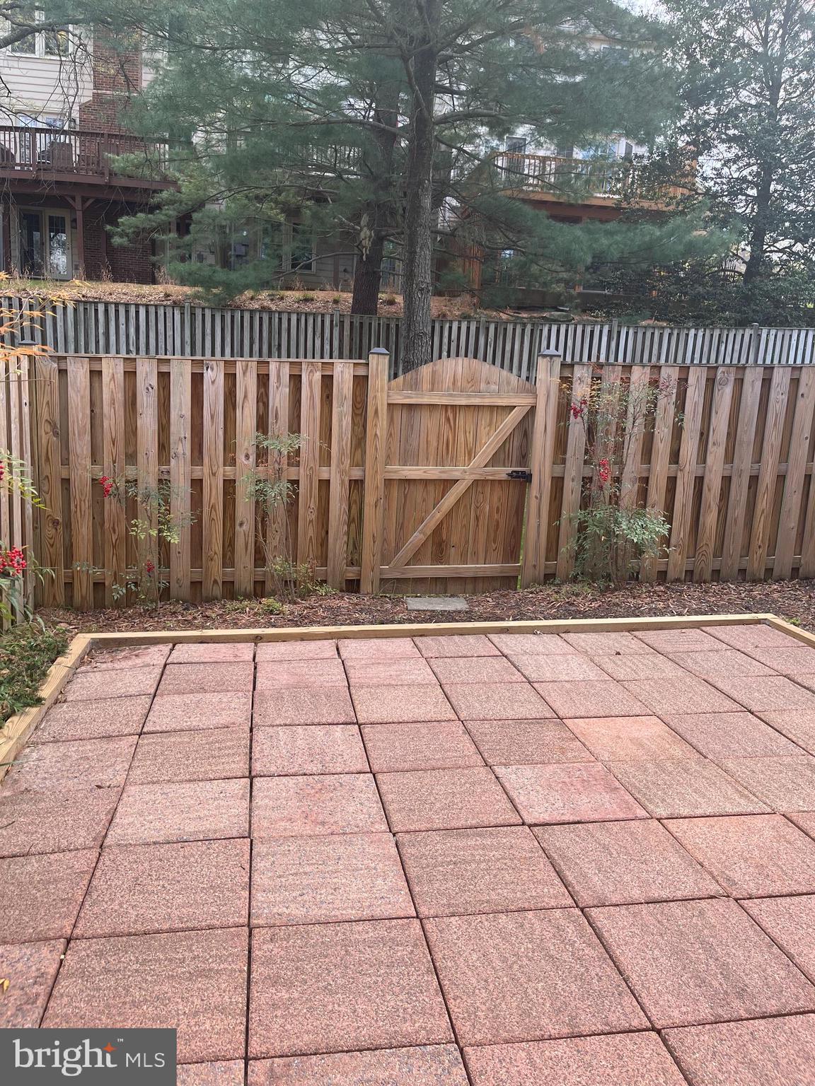 COURTS OF TYSONS - Residential