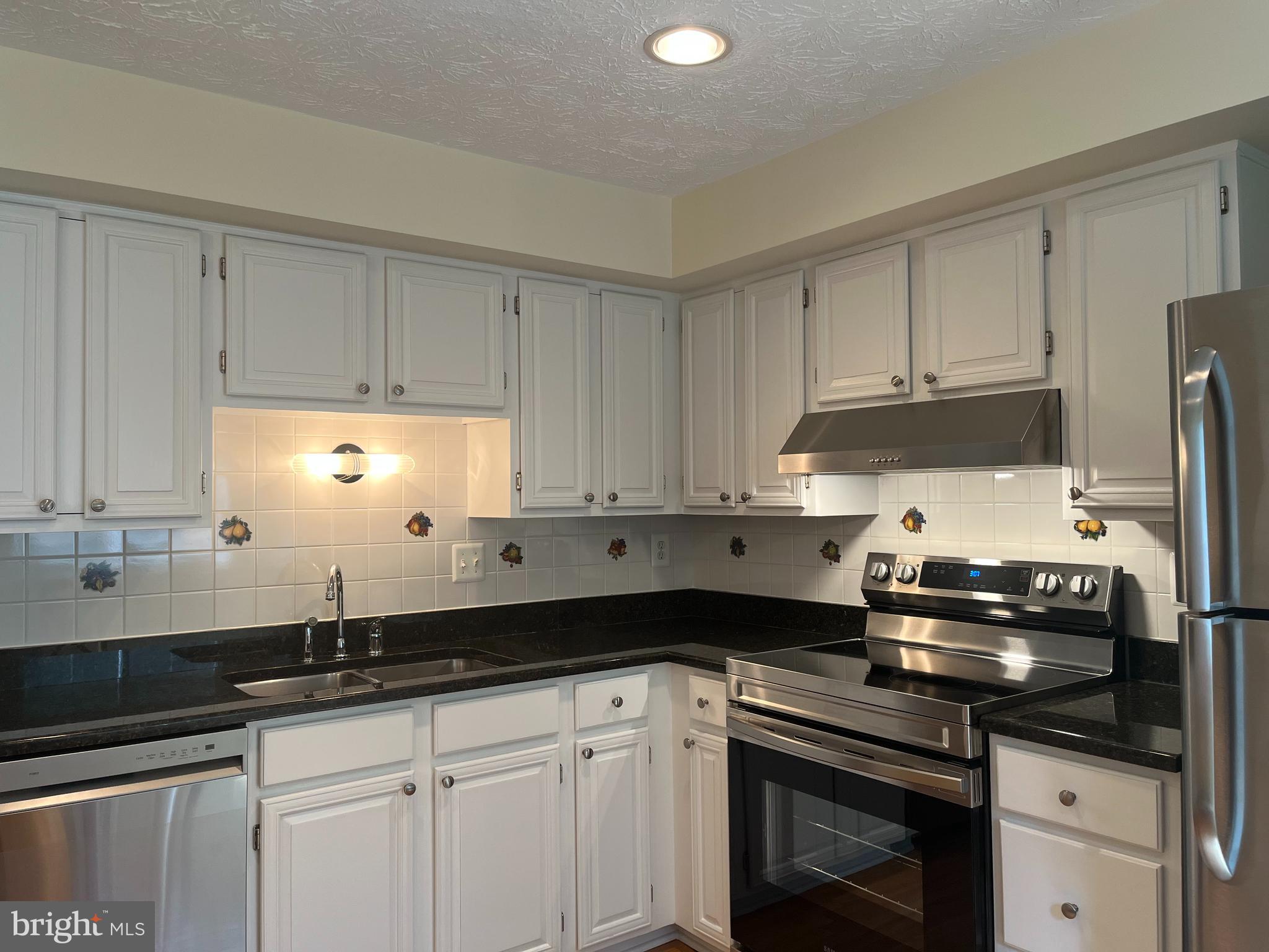 COURTS OF TYSONS - Residential