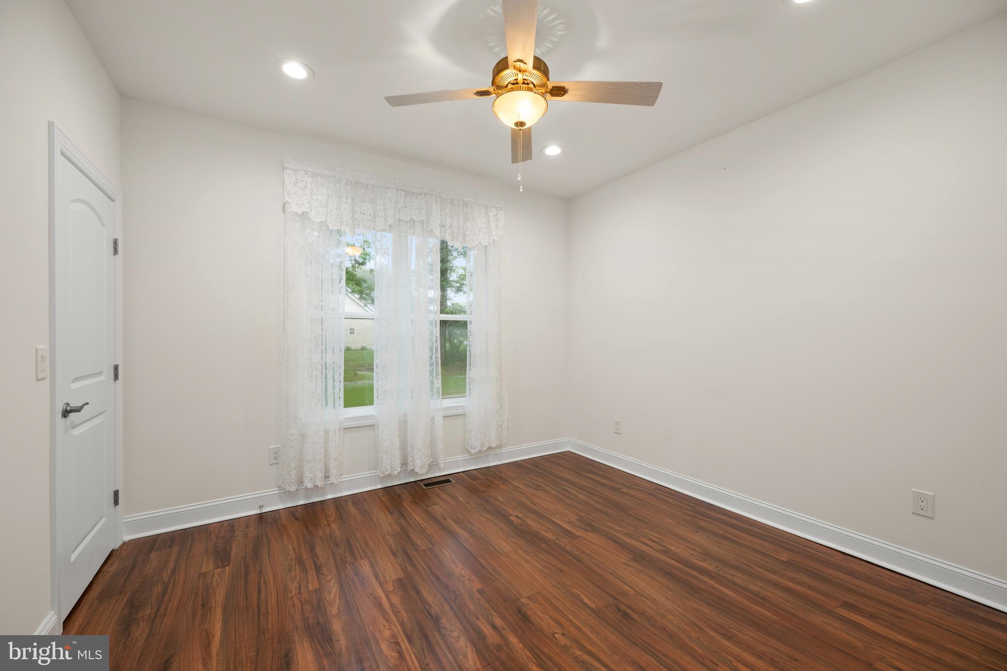 INGRAMS POINT - Residential