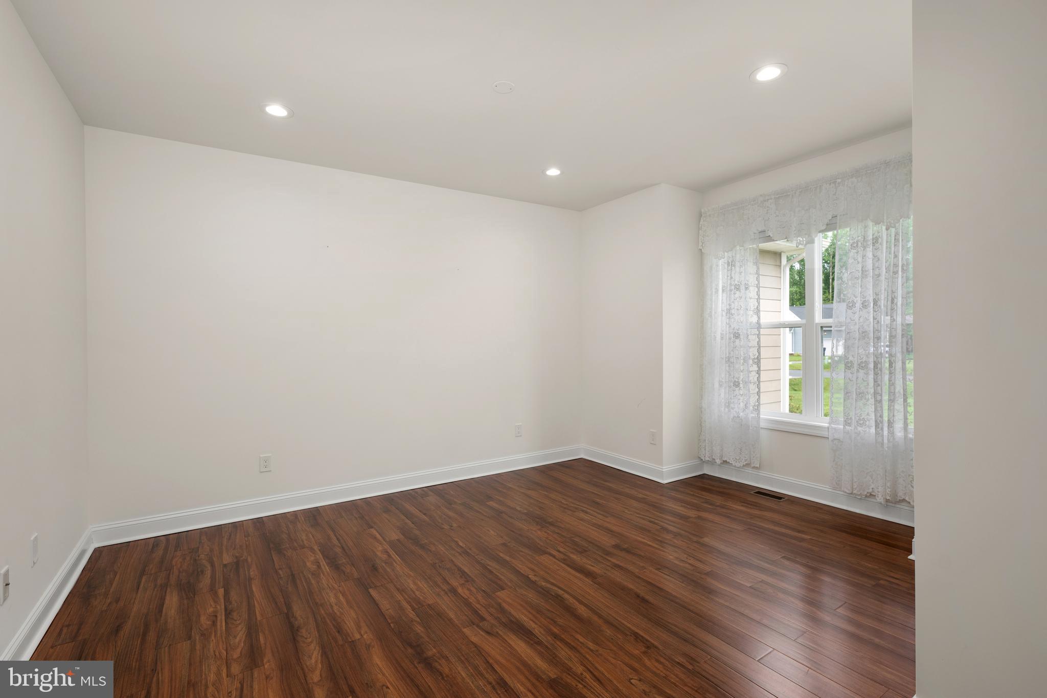 INGRAMS POINT - Residential