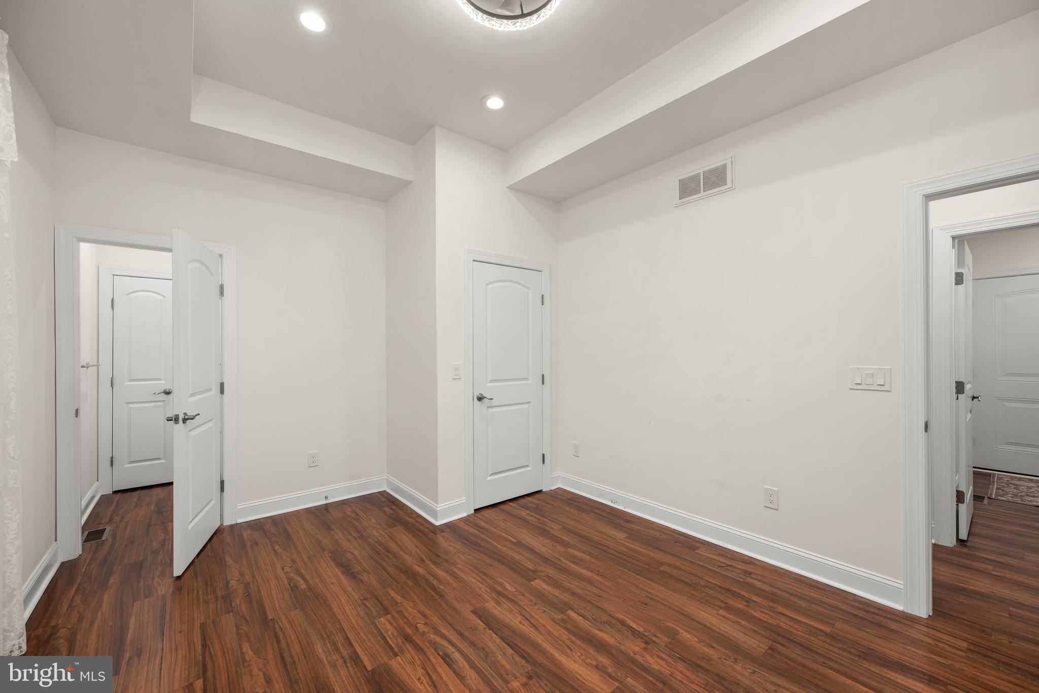 INGRAMS POINT - Residential