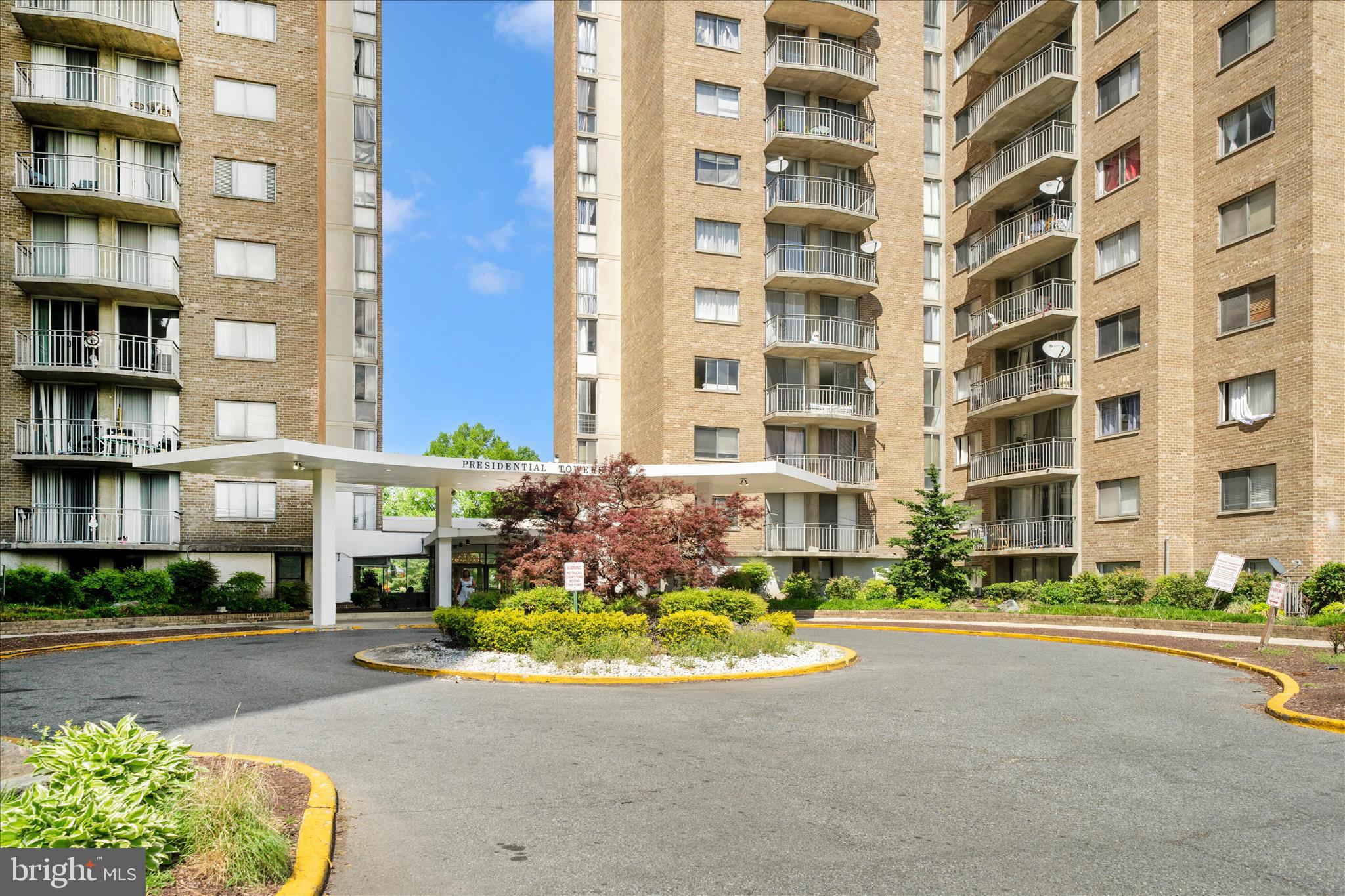 PRESIDENTIAL TOWERS - Residential