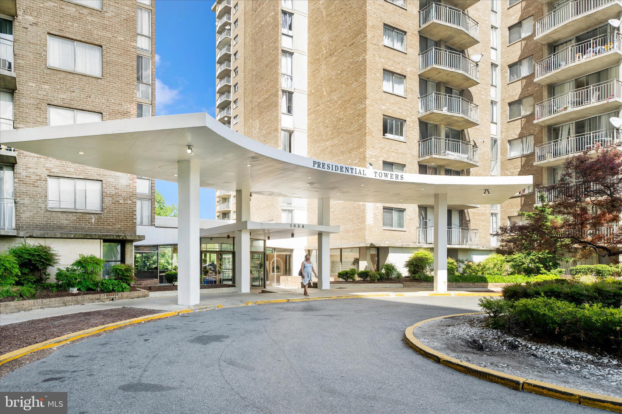 PRESIDENTIAL TOWERS - Residential