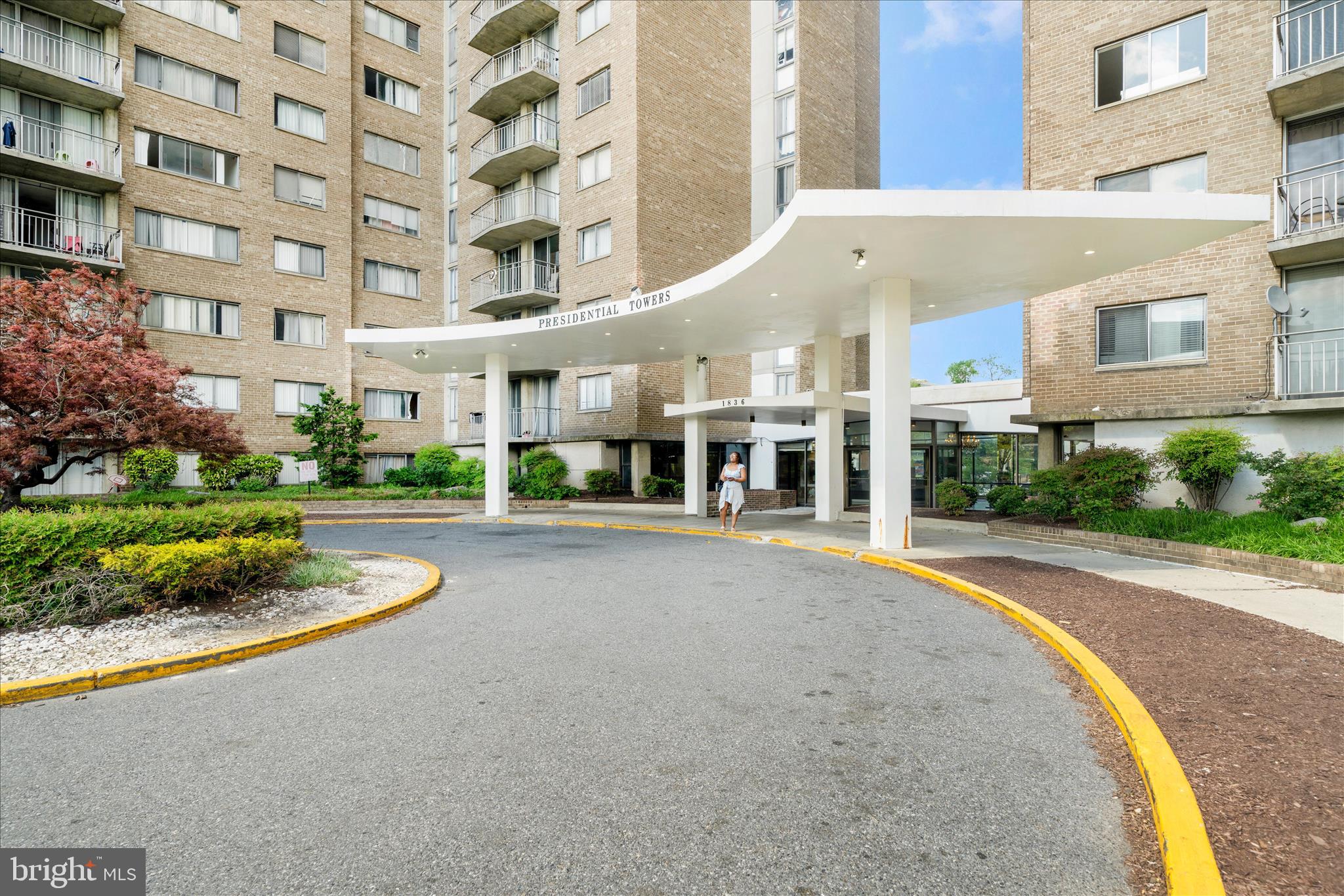 PRESIDENTIAL TOWERS - Residential