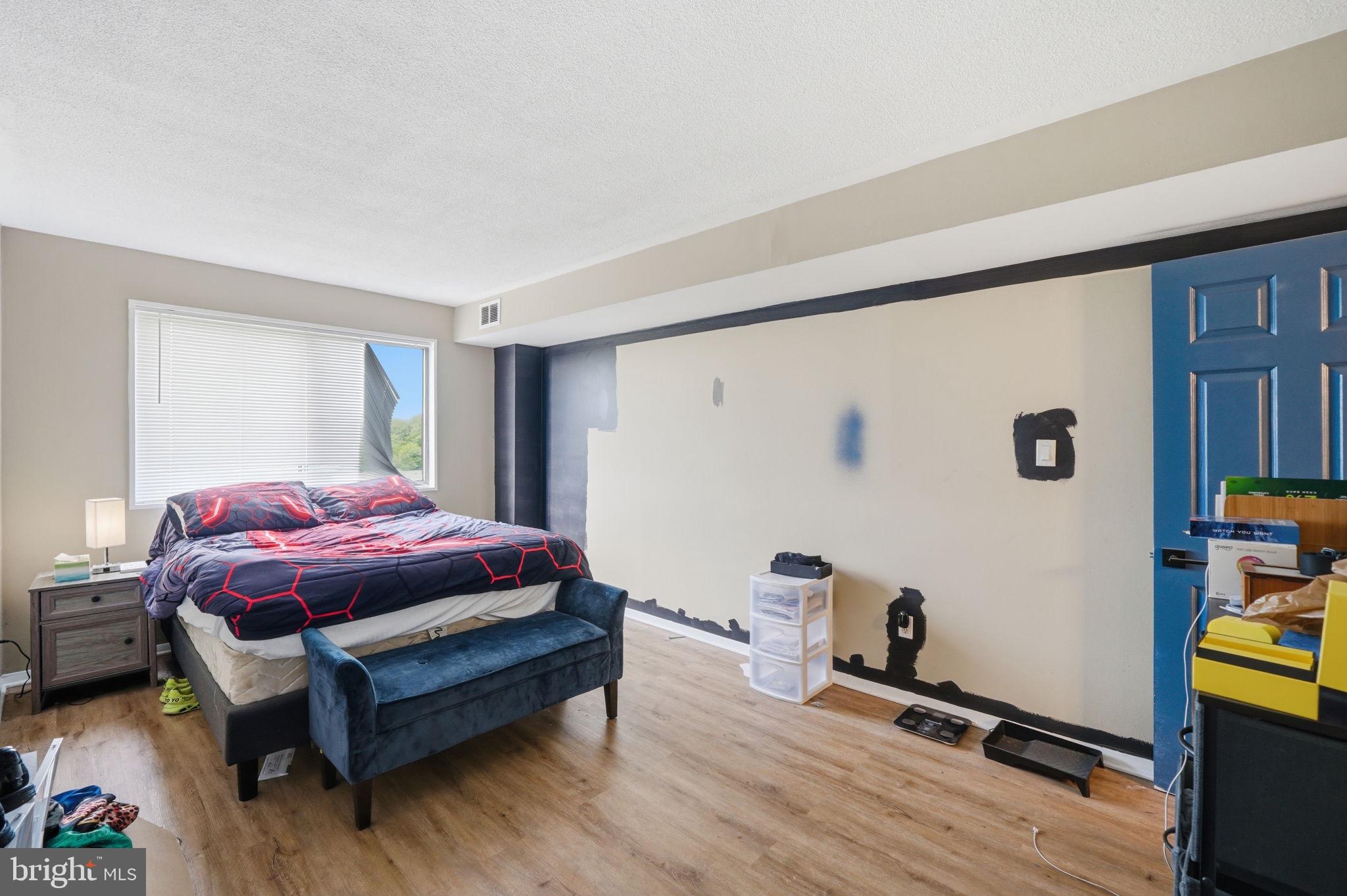 PRESIDENTIAL TOWERS - Residential