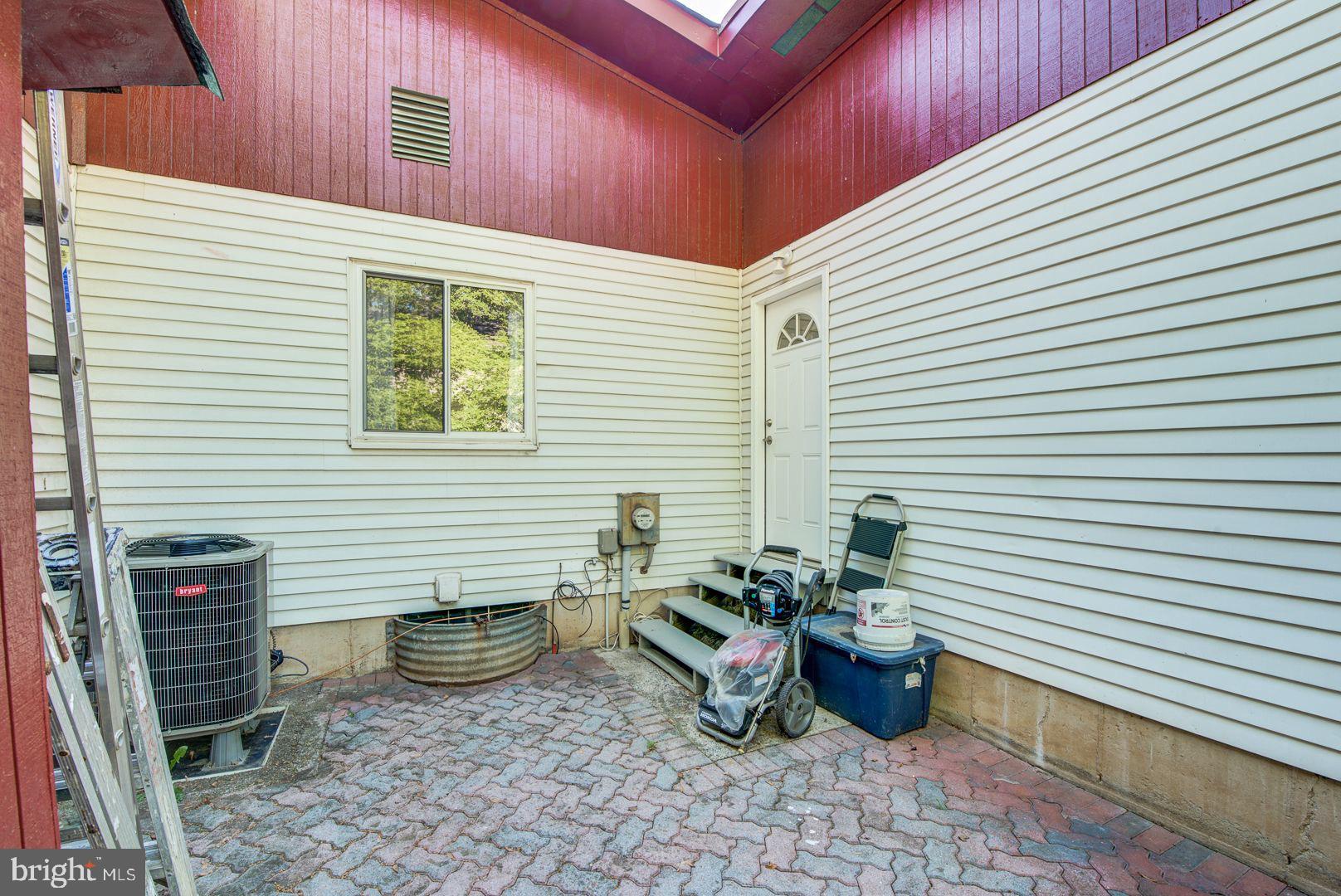 NEWPORT ESTATES - Residential