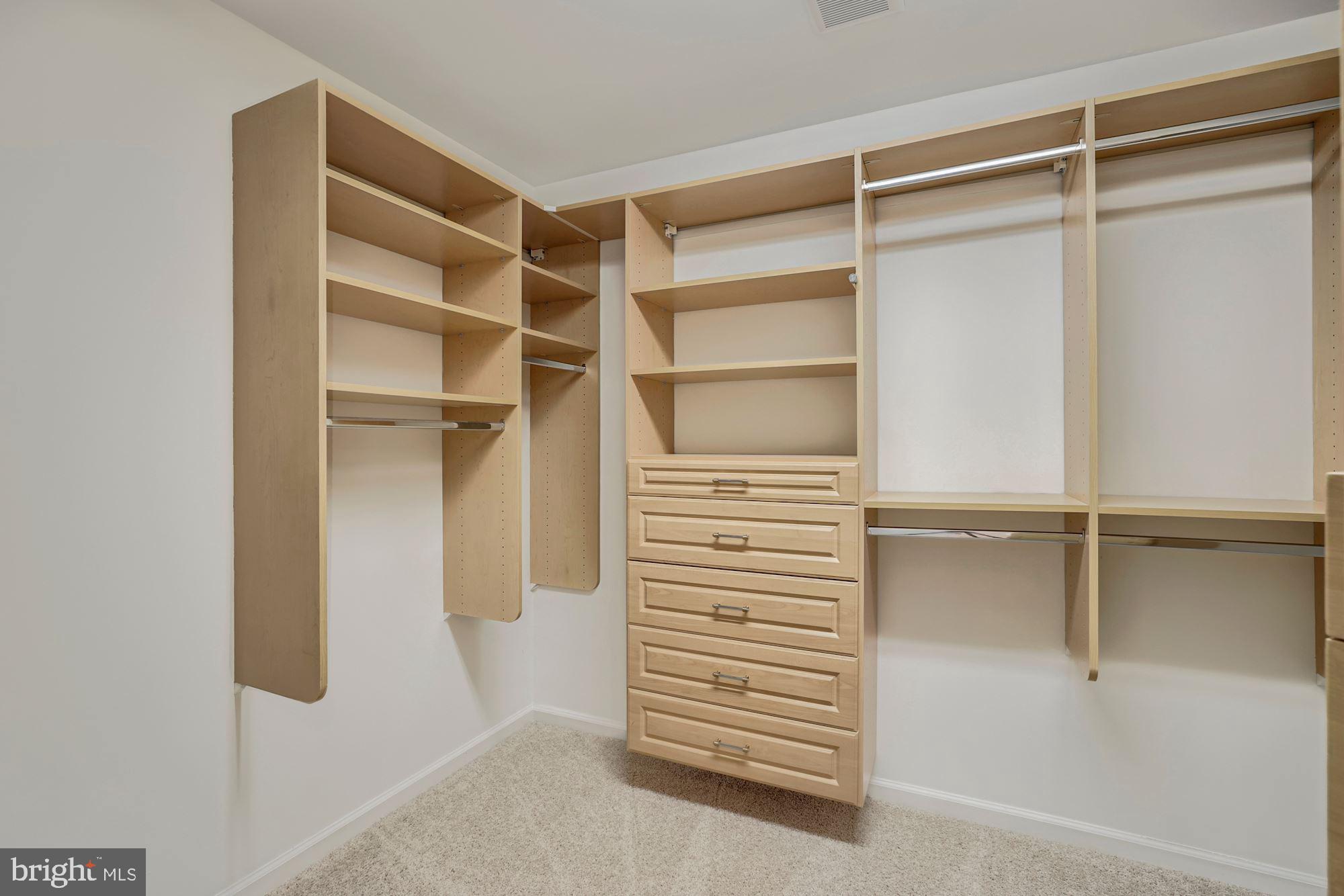 WILLIAMS HILL - Residential