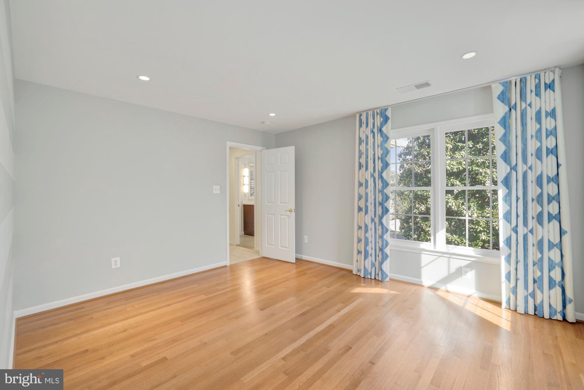 WILLIAMS HILL - Residential