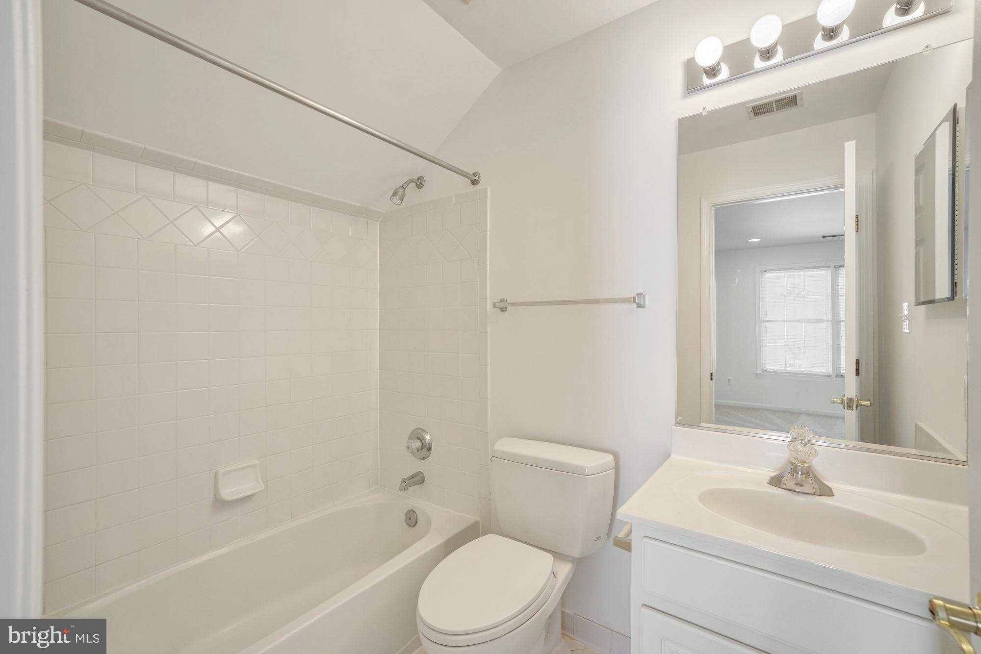 WILLIAMS HILL - Residential