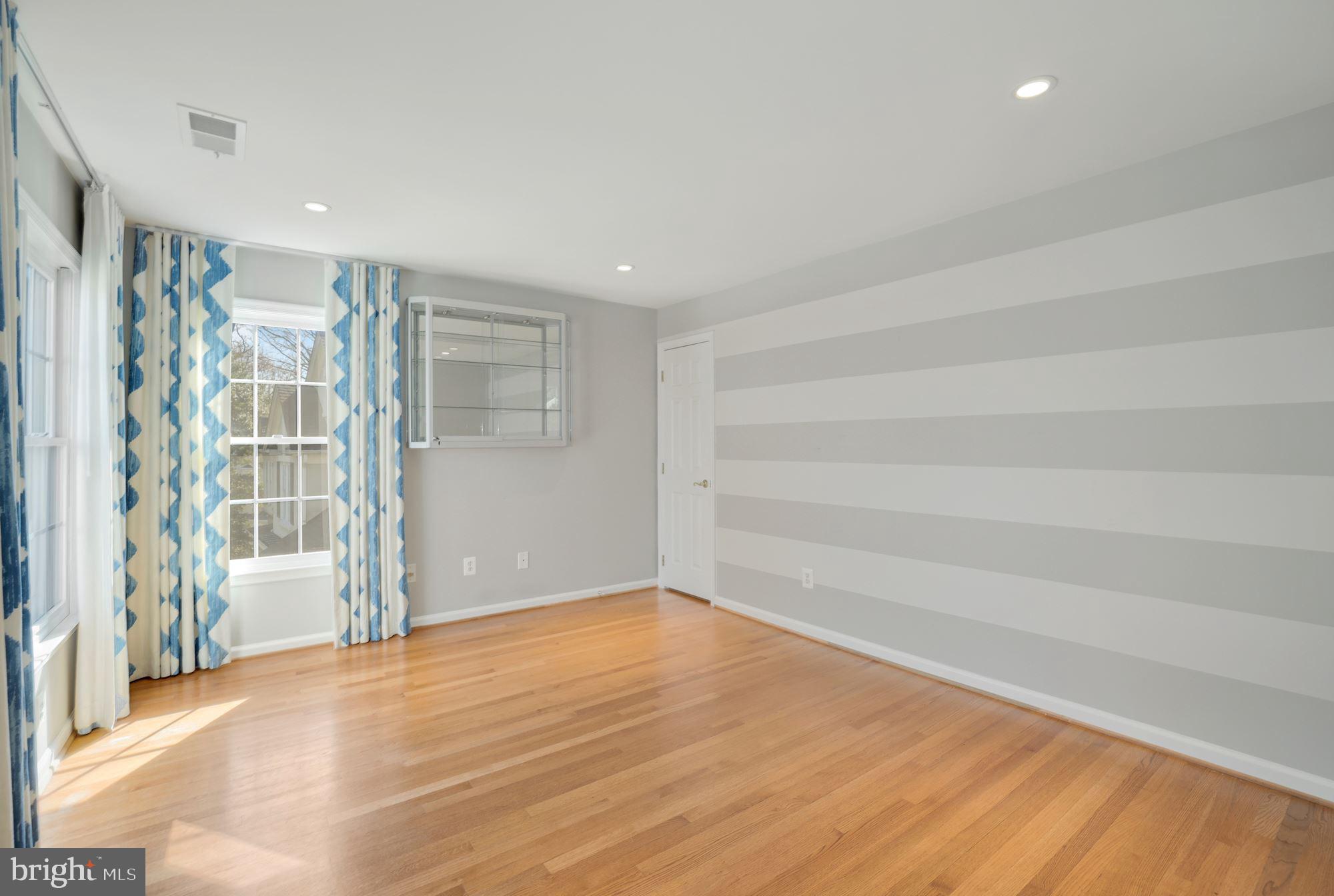 WILLIAMS HILL - Residential