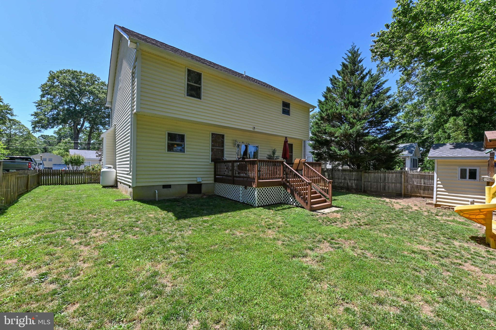 WOODLAND BEACH - Residential