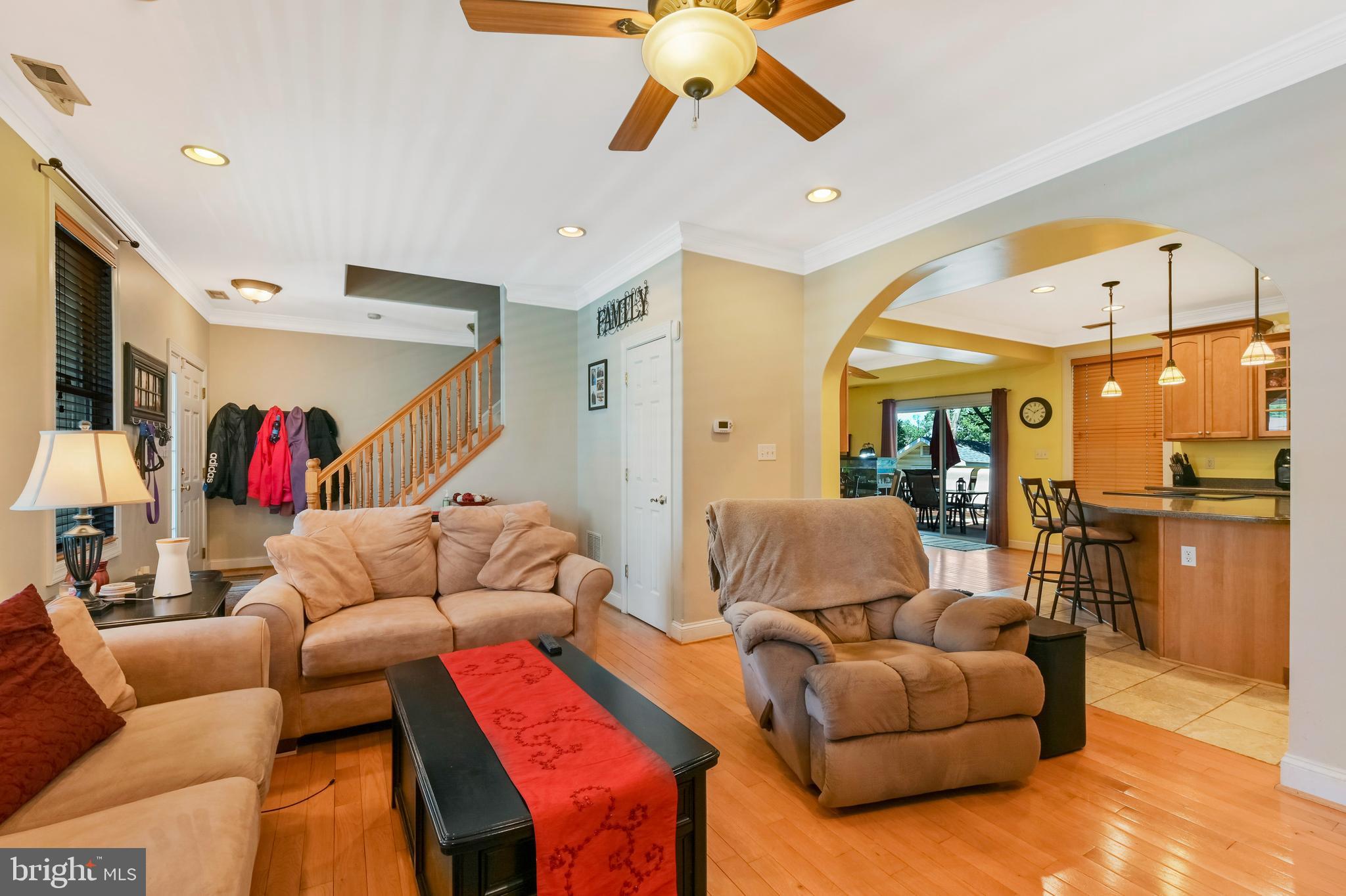 WOODLAND BEACH - Residential