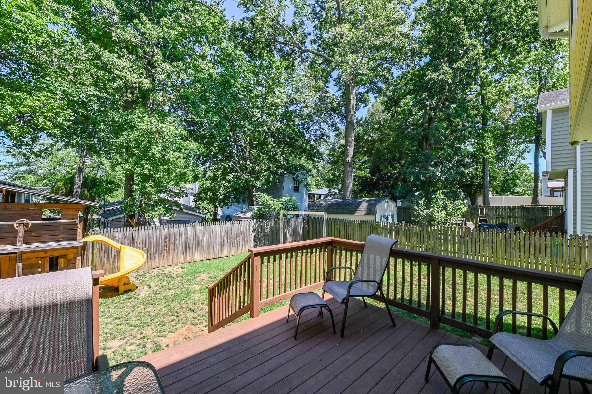 WOODLAND BEACH - Residential