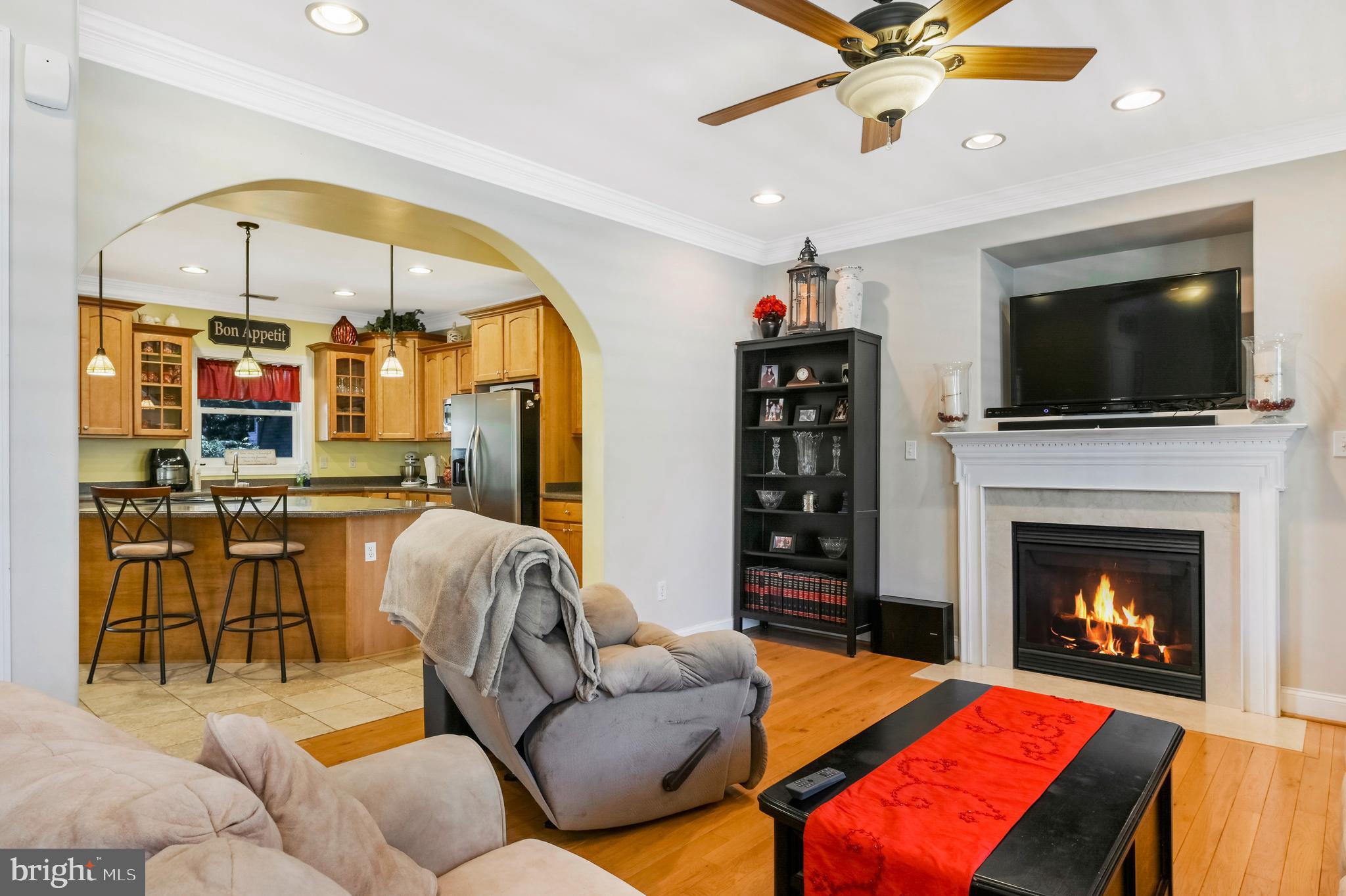 WOODLAND BEACH - Residential