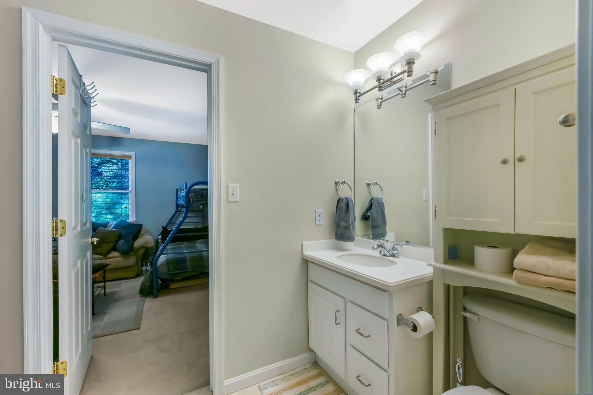 WOODLAND BEACH - Residential