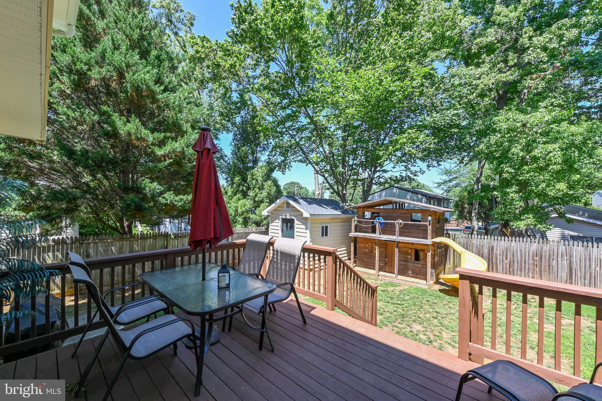 WOODLAND BEACH - Residential