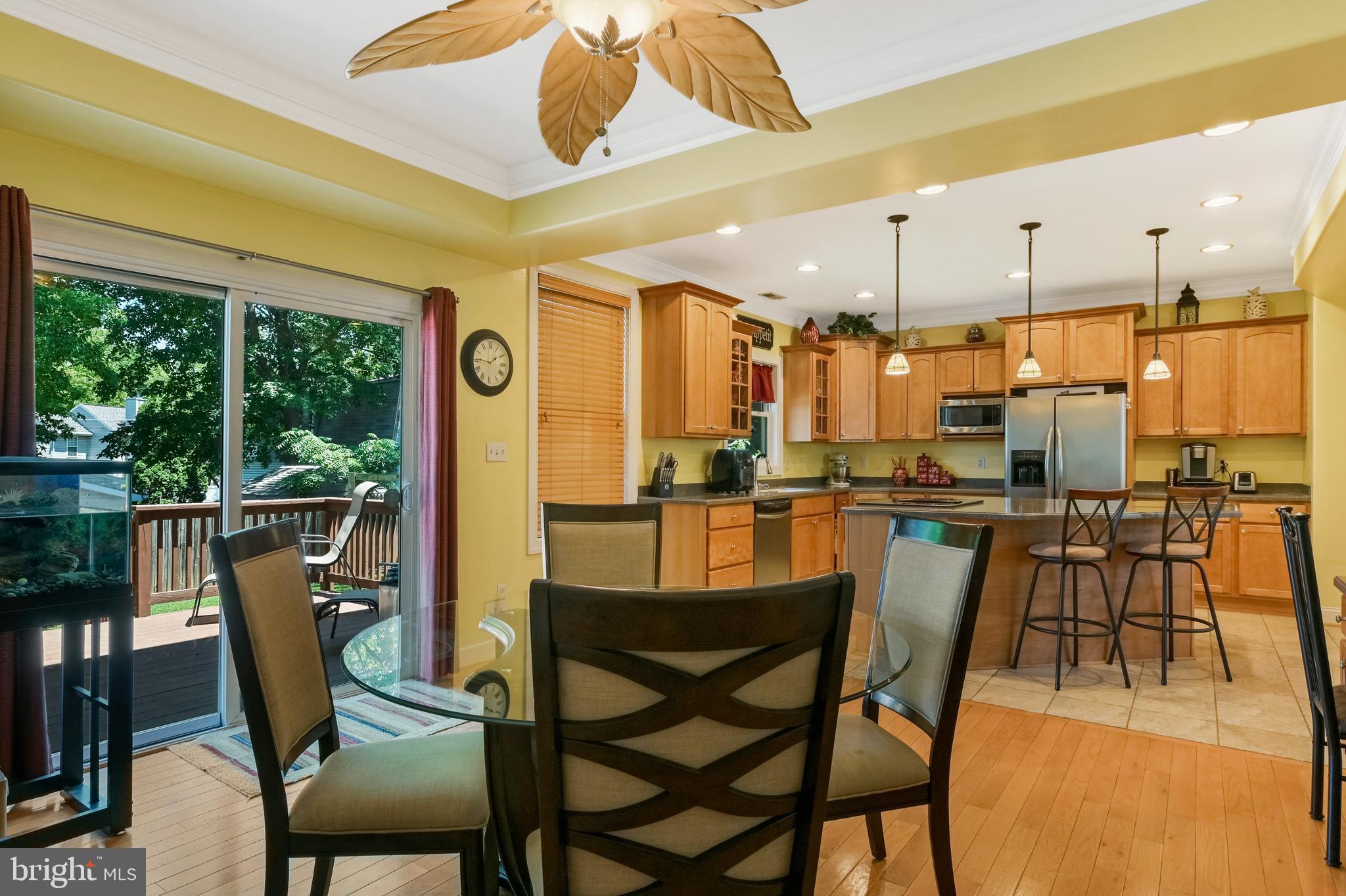 WOODLAND BEACH - Residential